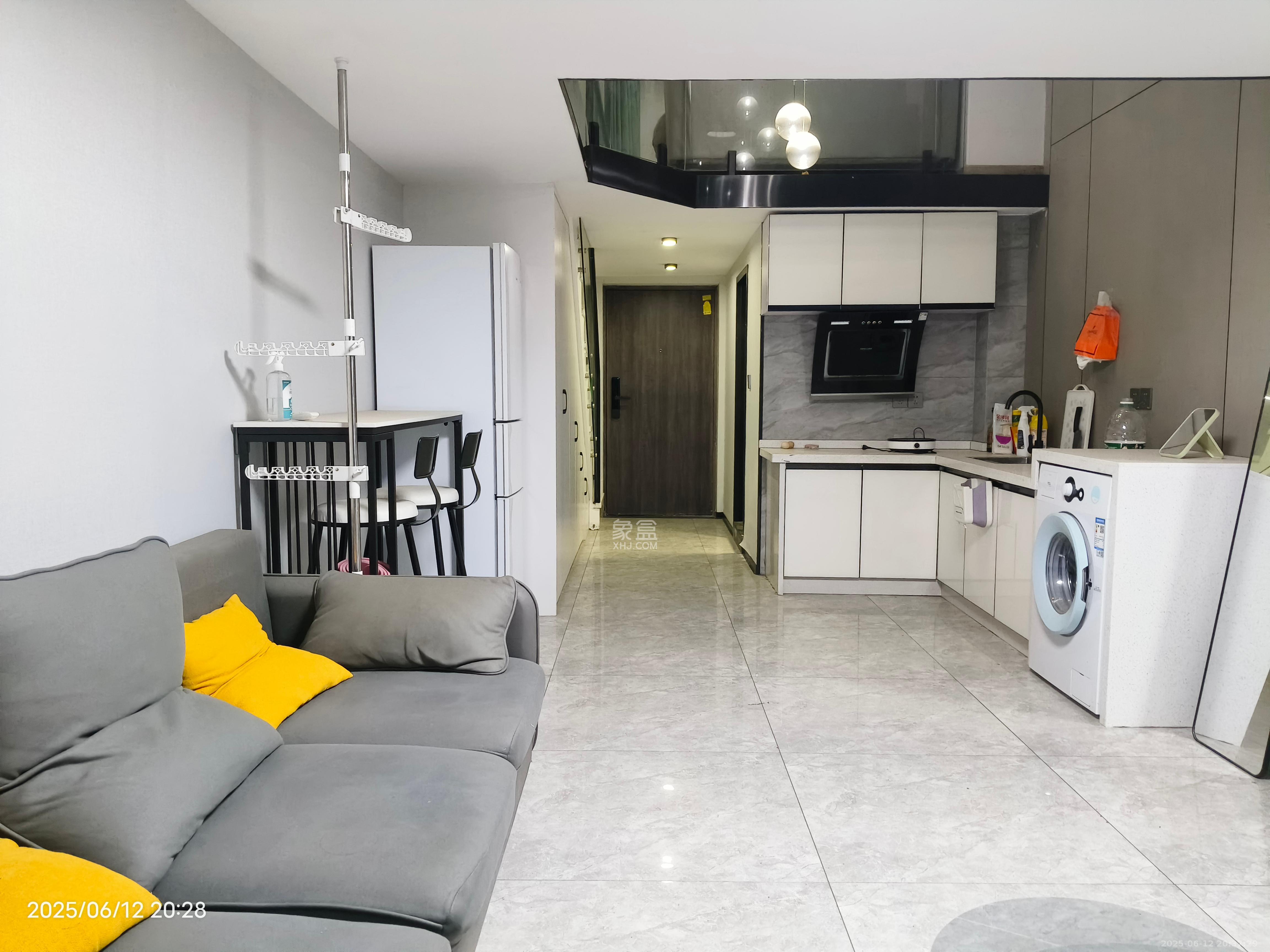 龙湖新壹城  1室0厅0卫    2400.0元/月 龙湖新壹城  1室0厅0卫    2400.0元/月室内图