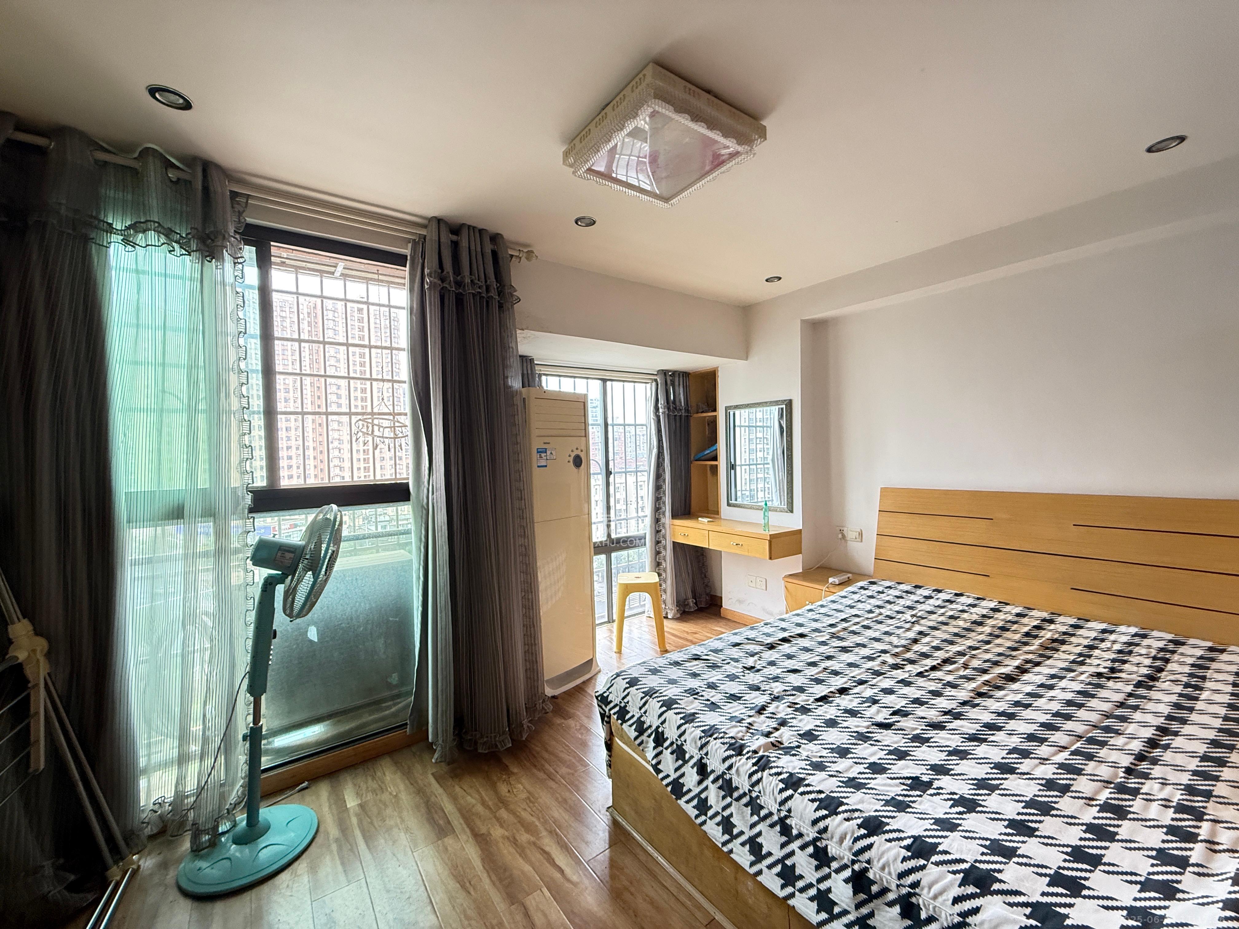 时代公馆 1室1厅1卫 1600.0元/月 时代公馆 1室1厅1卫 1600.0元/月室内图