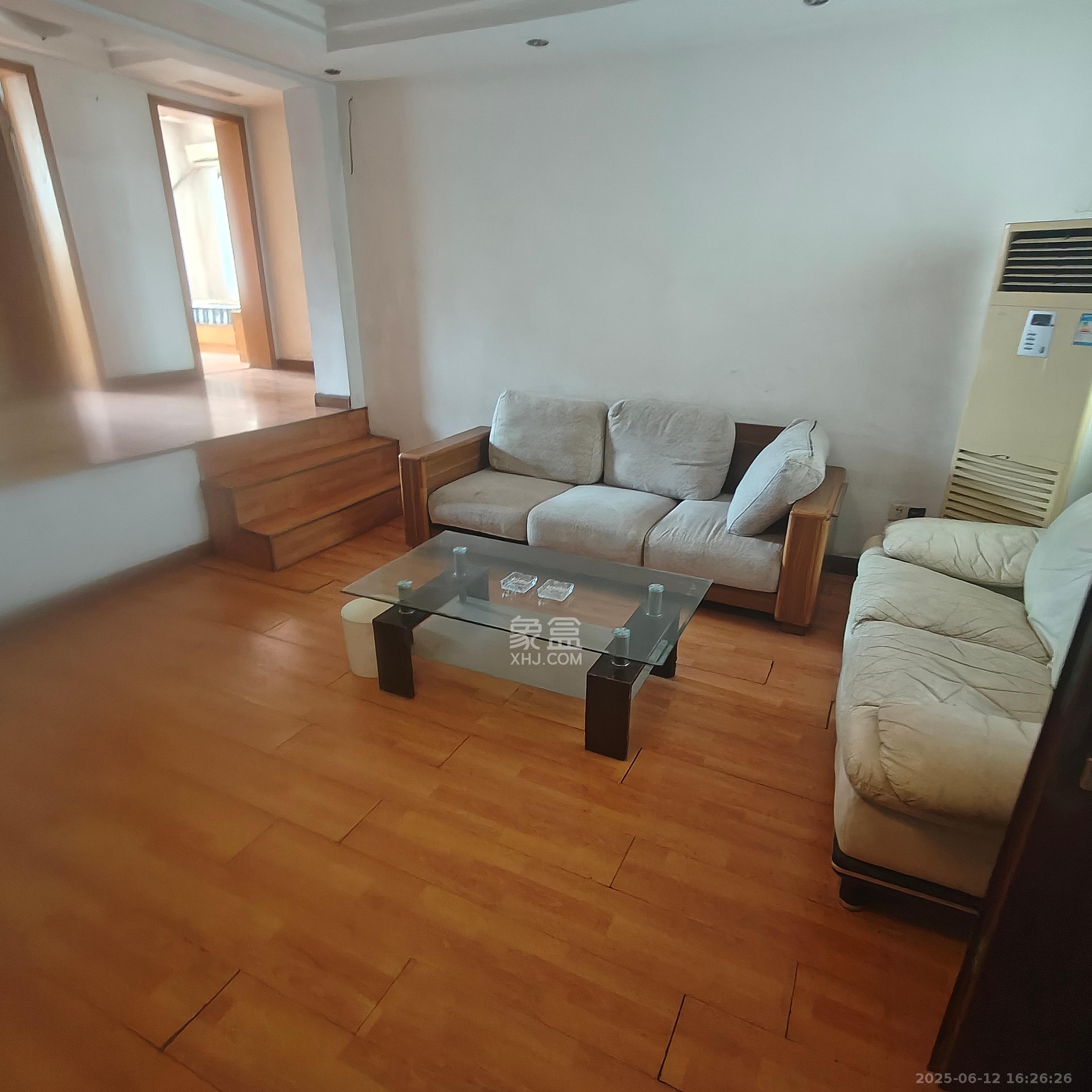 安泰新村 3室1厅2卫 1600.0元/月 安泰新村 3室1厅2卫 1600.0元/月室内图