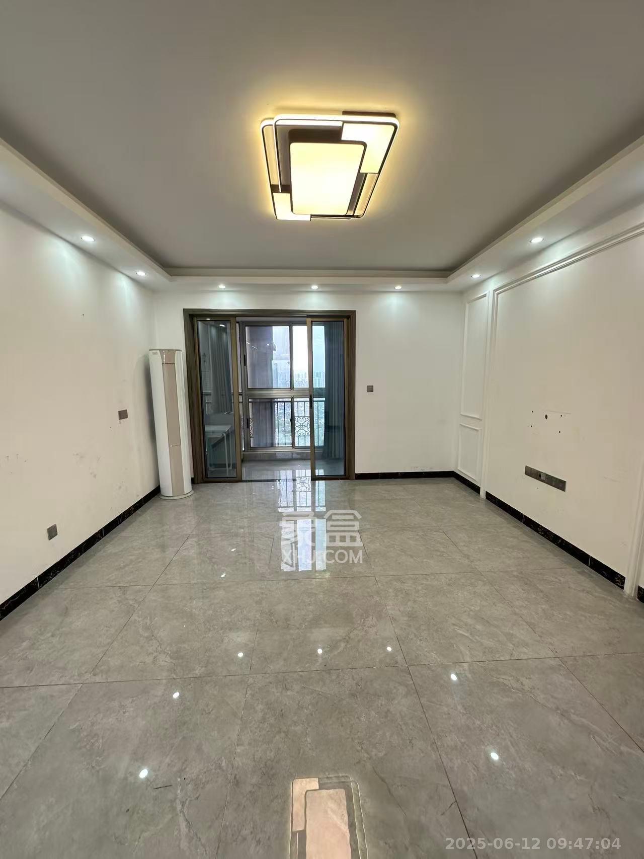 江山帝景雅典  3室2厅2卫   2800.00元/月室内图