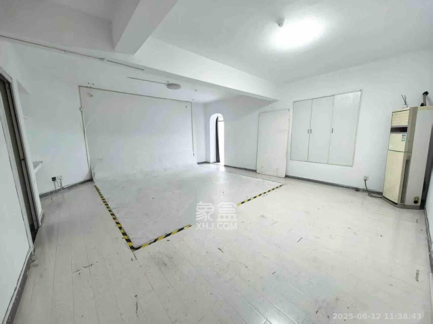 潮宗御苑  3室2厅2卫    6500.0元/月室内图