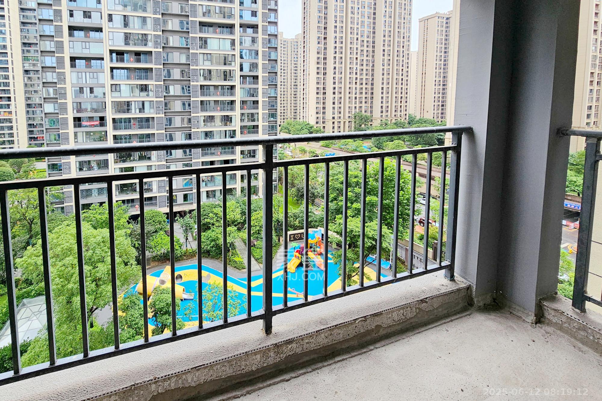 润和星河玥 4室2厅2卫 1400.0元/月 润和星河玥 4室2厅2卫 1400.0元/月室内图