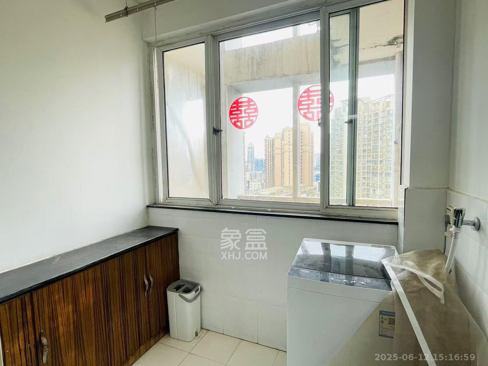 建鸿达现代公寓  2室1厅1卫   2400.00元/月室内图