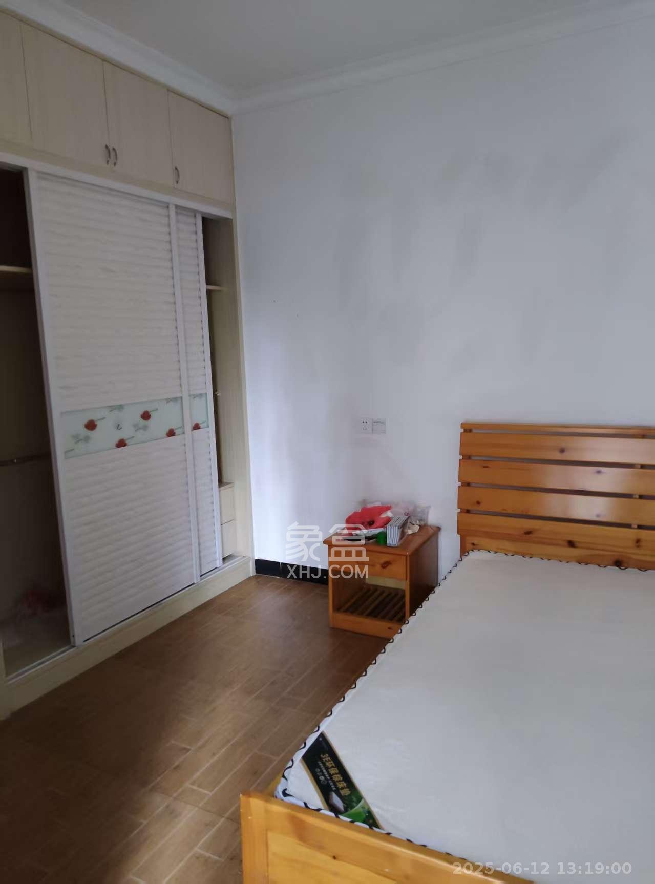 光明城市(星辰青年城) 3室2厅1卫 2000.0元/月 光明城市(星辰青年城) 3室2厅1卫 2000.0元/月室内图