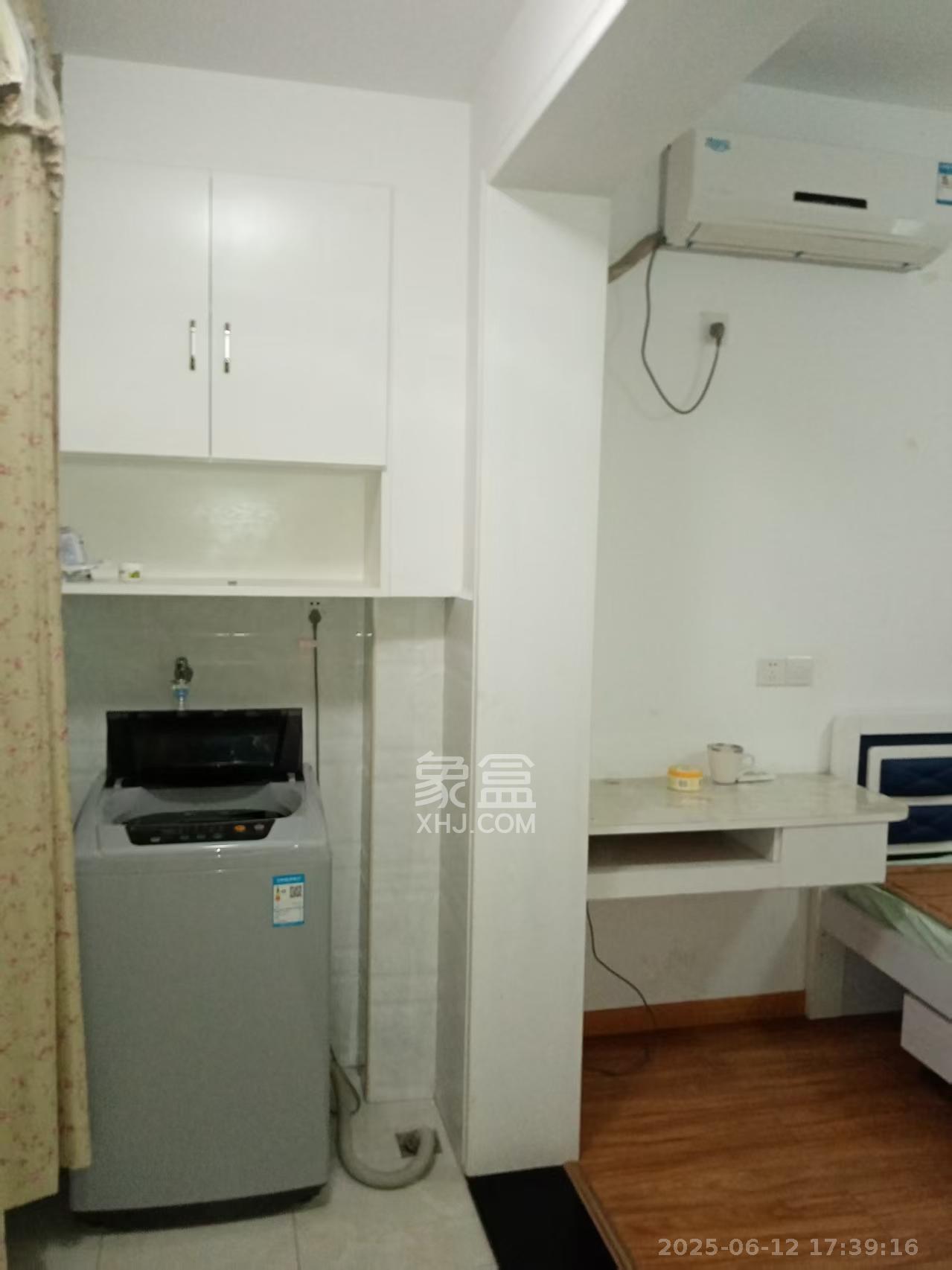 华夏佳园二期  3室2厅1卫   1400.00元/月室内图