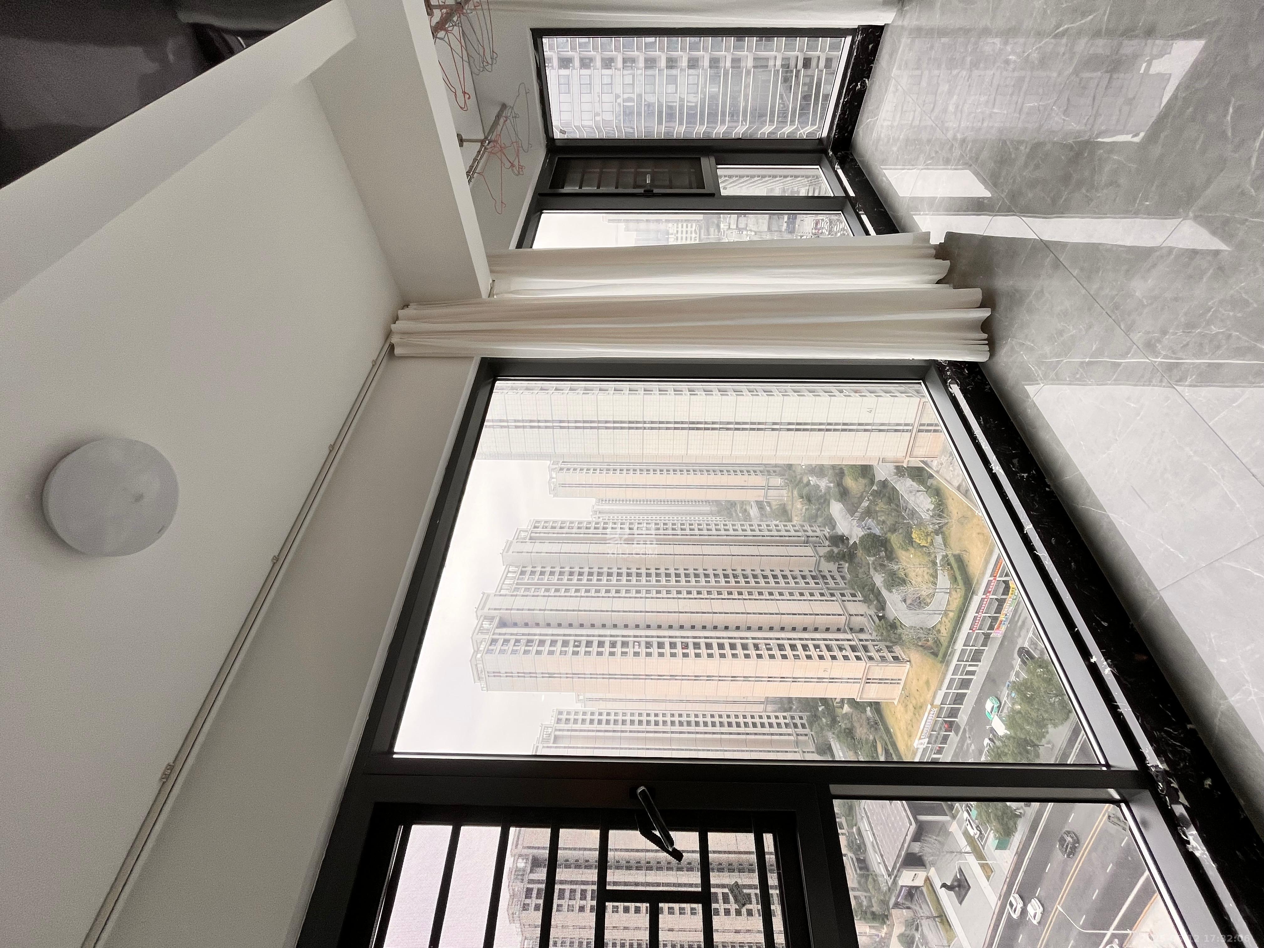 卓越中寰  3室2厅2卫   5200.00元/月室内图