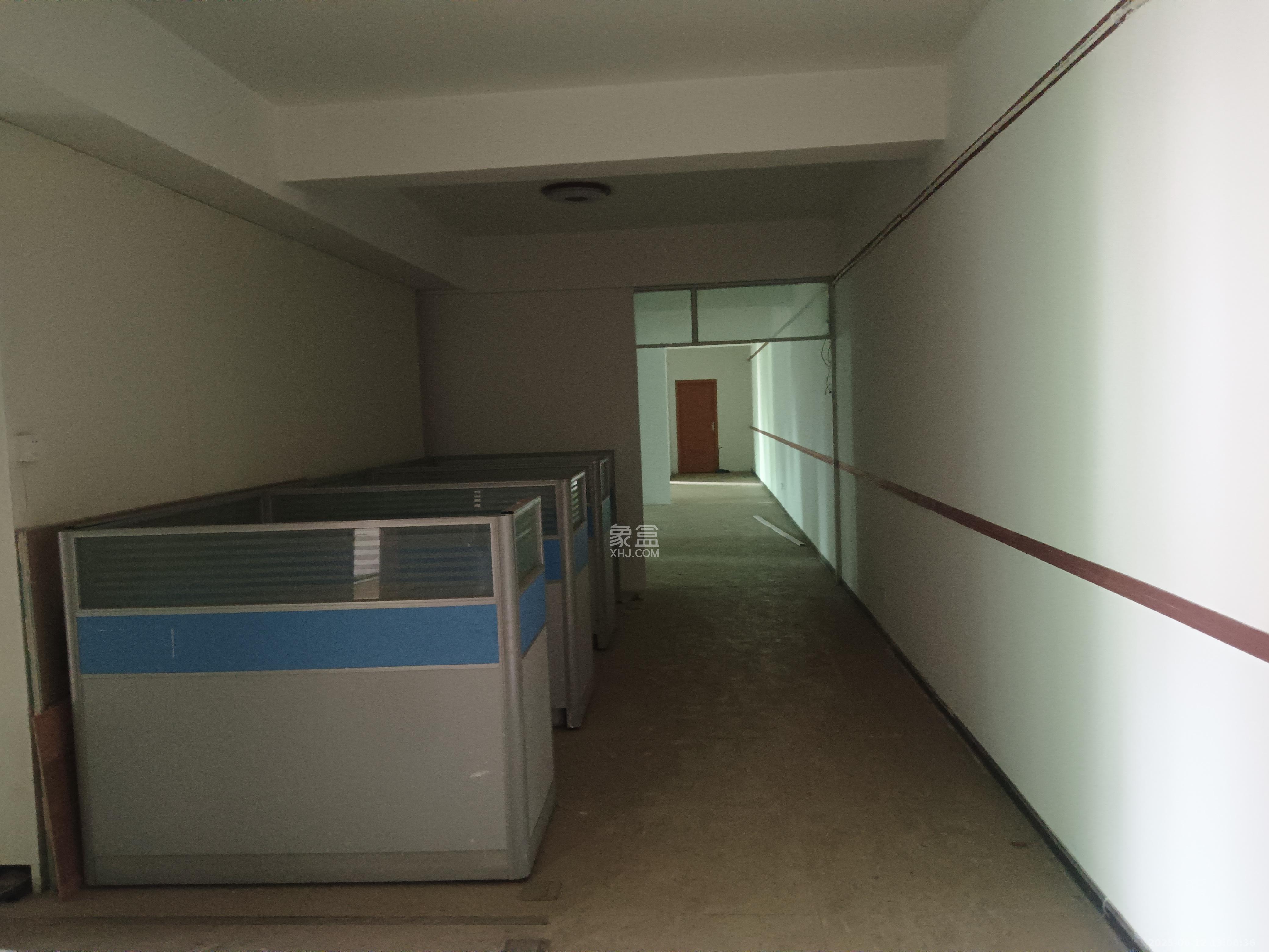 鸿景苑 3室2厅1卫 7000.0元/月 鸿景苑 3室2厅1卫 7000.0元/月室内图