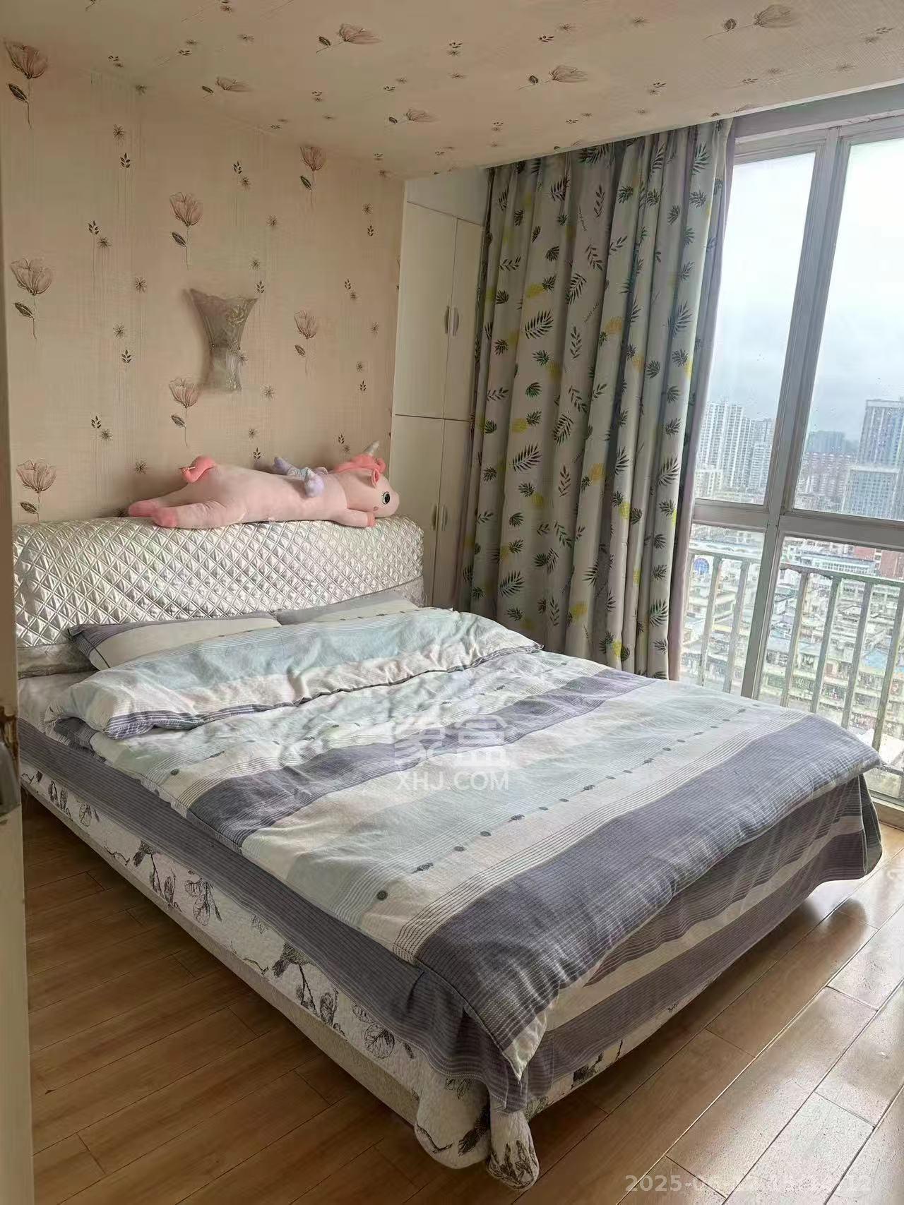 麓山枫情  2室1厅1卫   2000.00元/月室内图