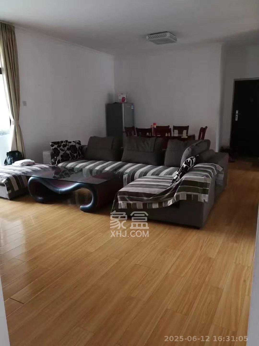 鑫远熙山 3室2厅1卫 2500.0元/月 鑫远熙山 3室2厅1卫 2500.0元/月室内图