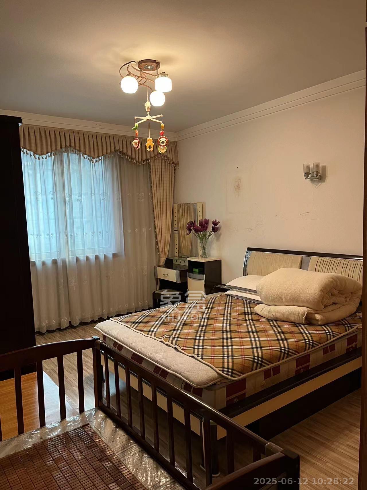 景芳苑  4室2厅2卫    1400.0元/月室内图