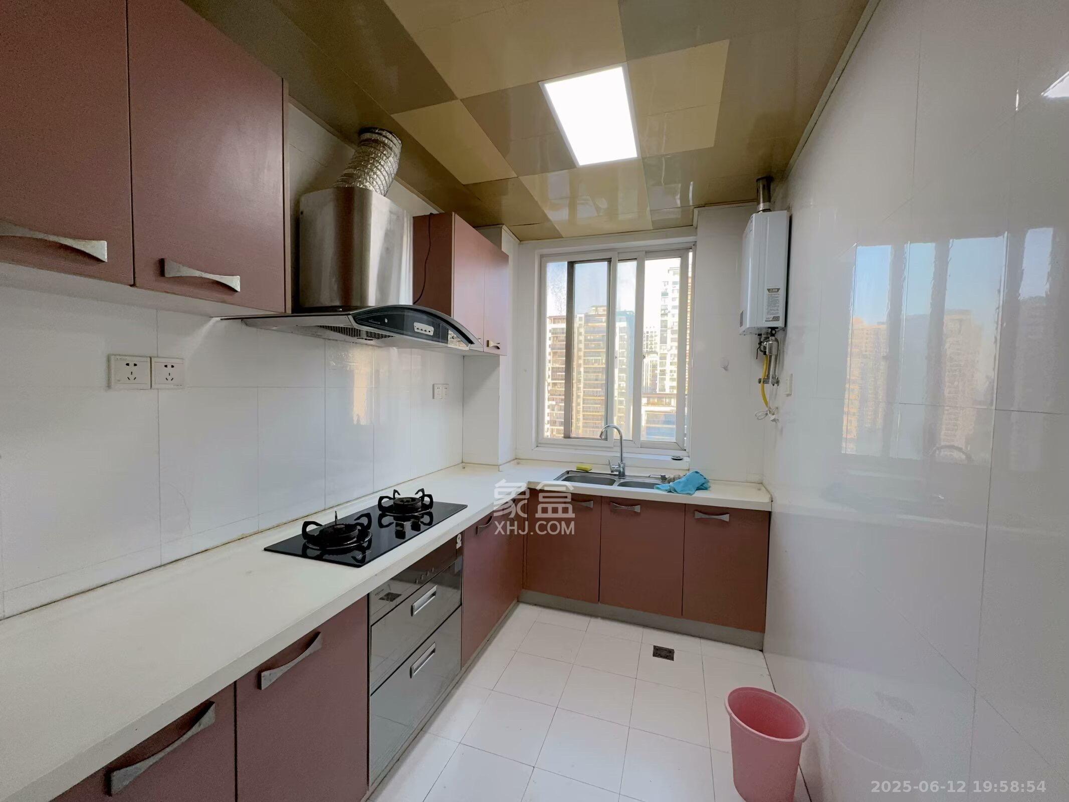 申奥美域  5室2厅2卫    3000.0元/月室内图