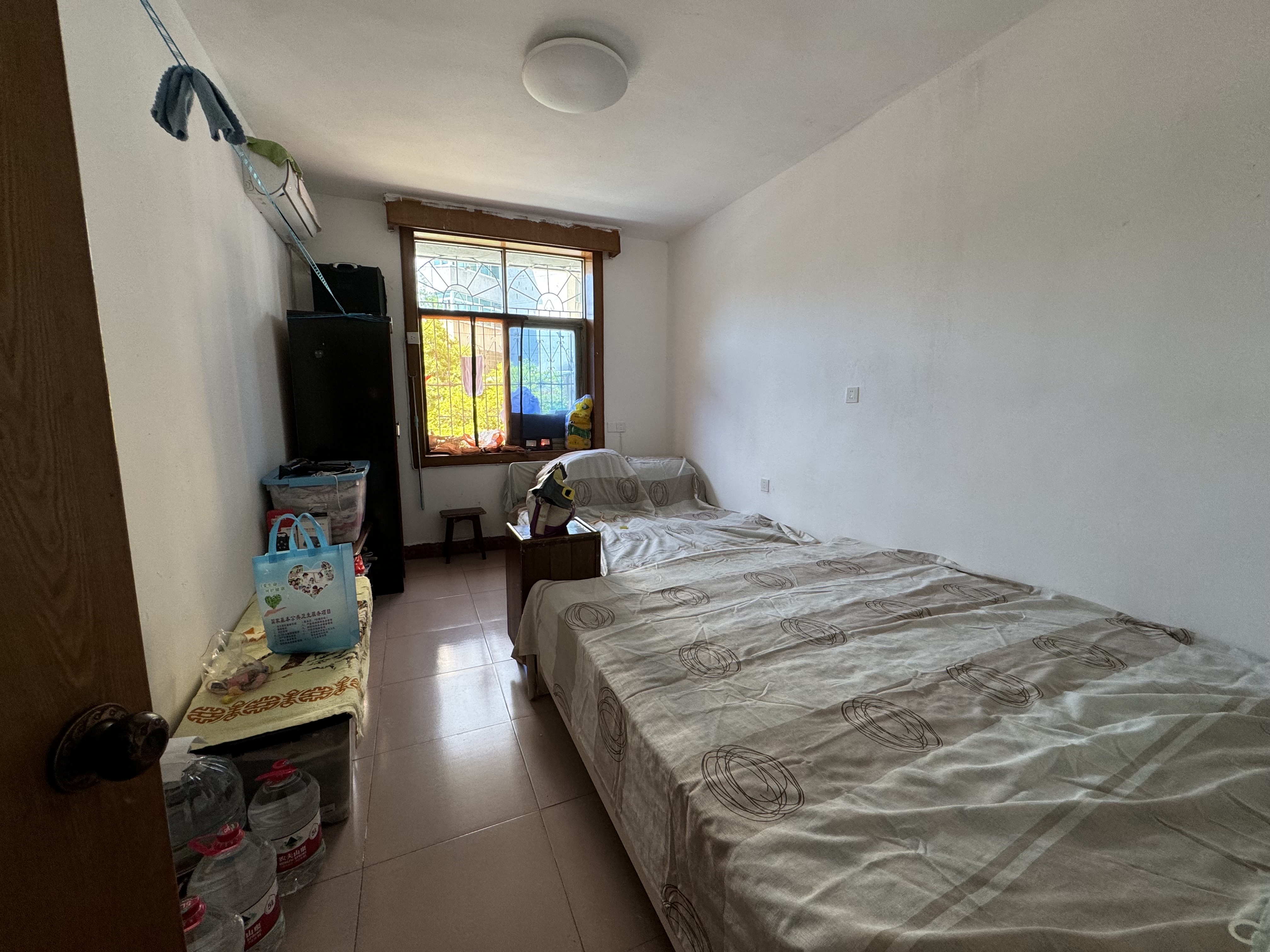 大屋小区(保障性住房) 3室1厅1卫 42.0万 大屋小区(保障性住房) 3室1厅1卫 42.0万客厅