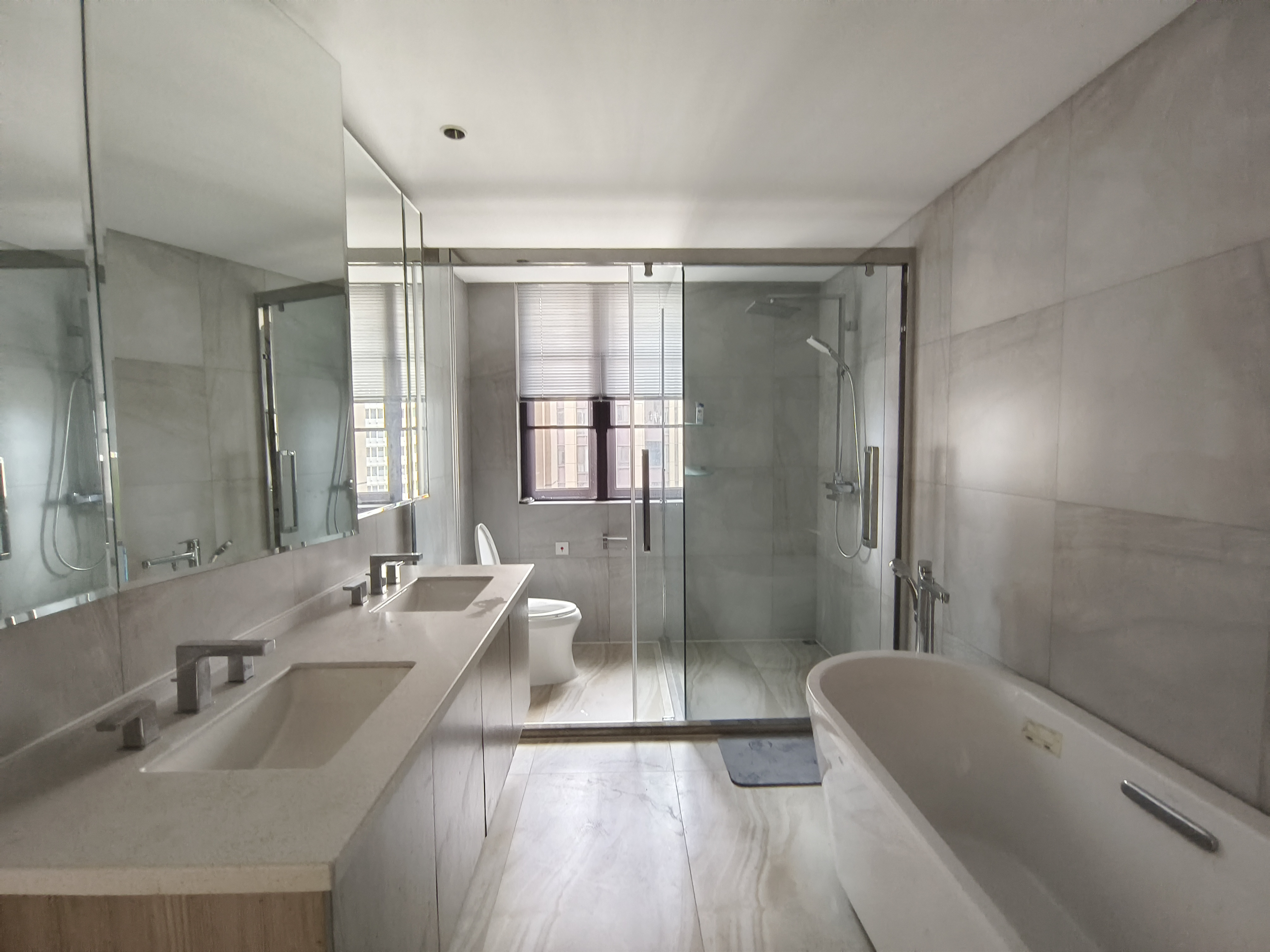 海航豪庭北苑 5室2厅2卫 7800.0元/月 海航豪庭北苑 5室2厅2卫 7800.0元/月室内图