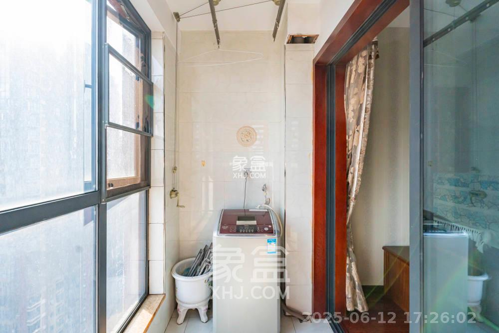 公园9号 3室1厅1卫 3600.0元/月 公园9号 3室1厅1卫 3600.0元/月室内图