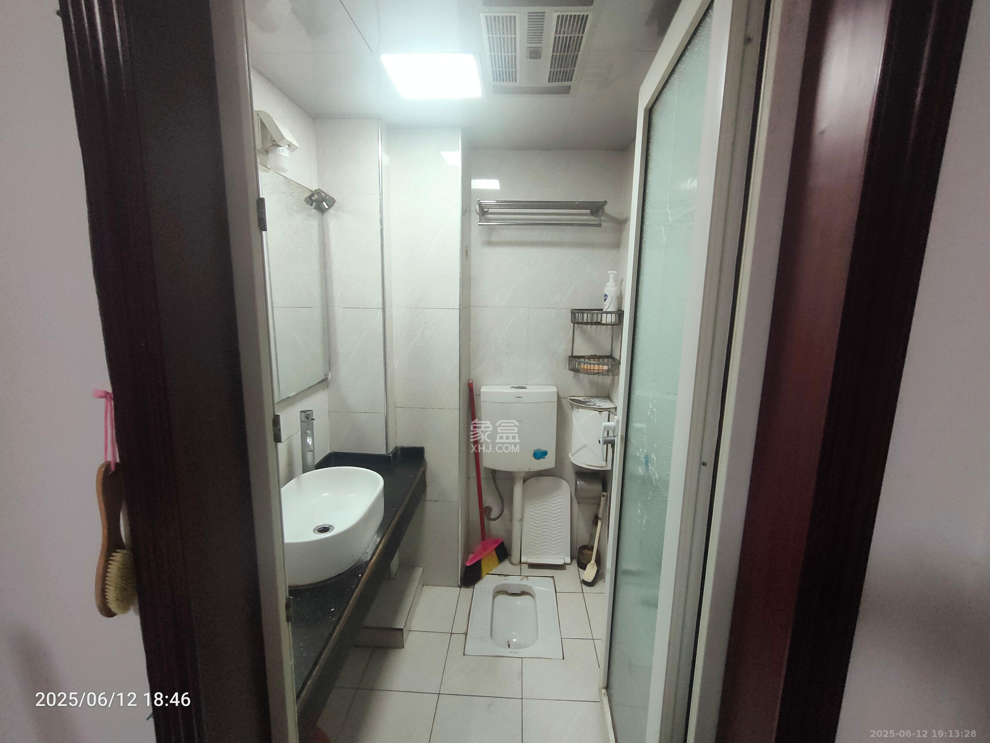 建鸿达华都(华都小户型及大华写字楼) 2室1厅1卫 2650.0元/月 建鸿达华都(华都小户型及大华写字楼) 2室1厅1卫 2650.0元/月室内图