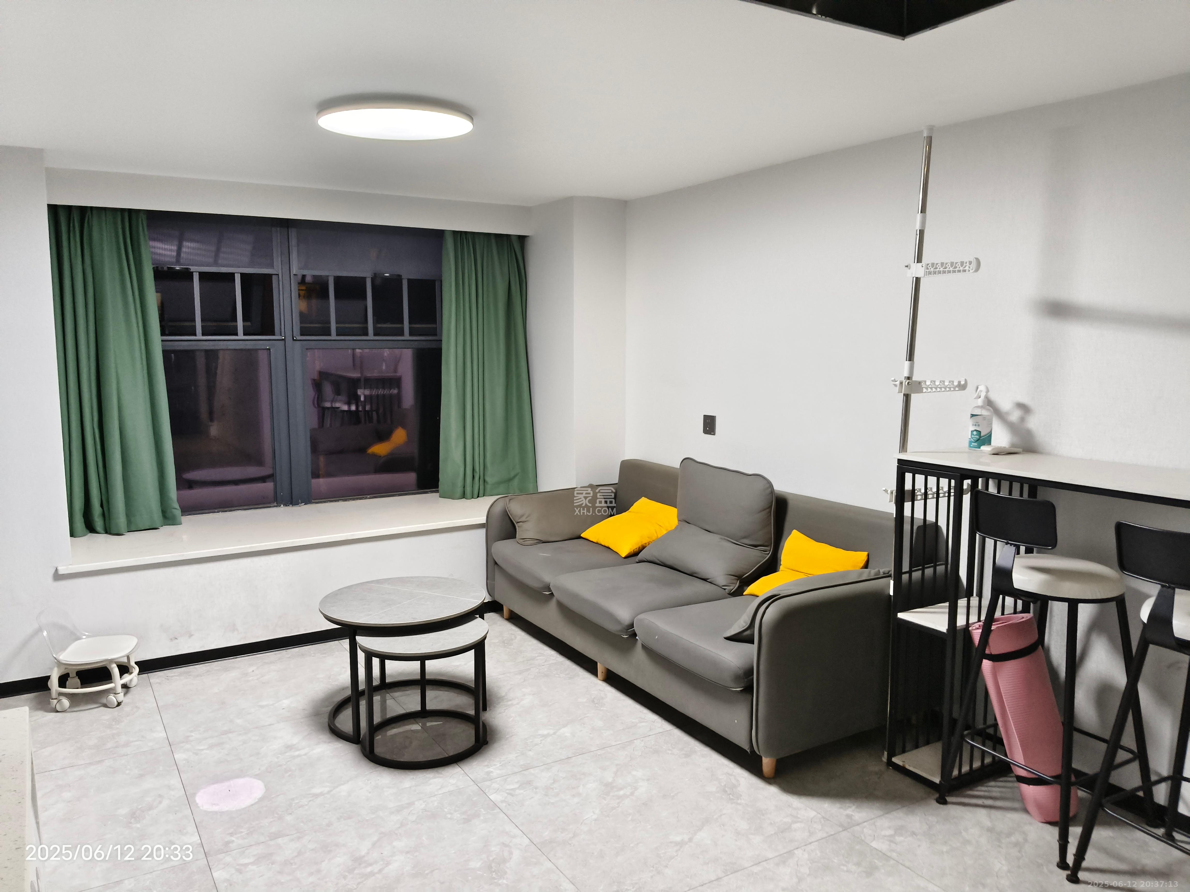 龙湖新壹城  1室0厅0卫    2400.0元/月 龙湖新壹城  1室0厅0卫    2400.0元/月室内图