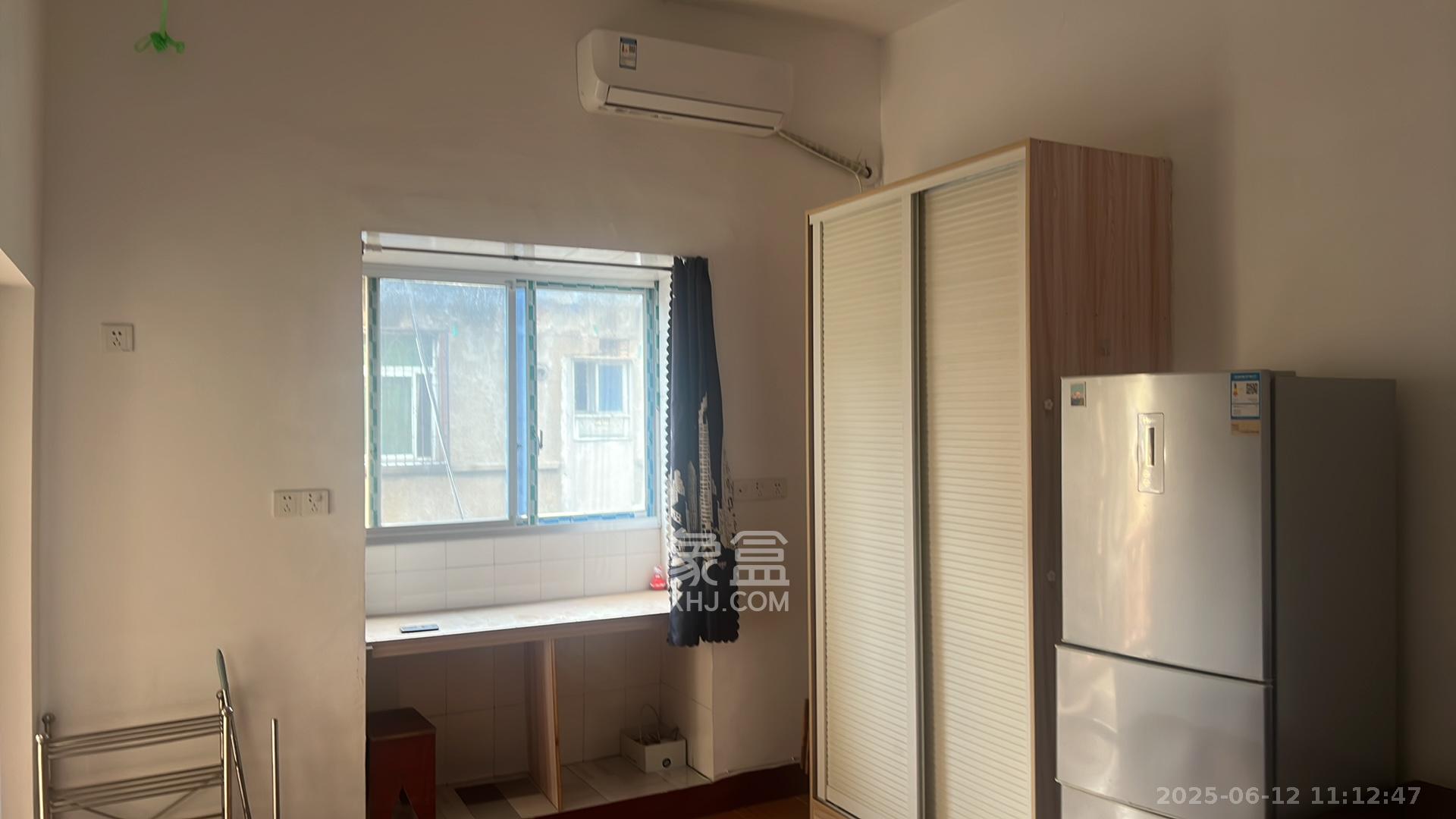火把山社区  2室1厅1卫   1300.00元/月室内图1