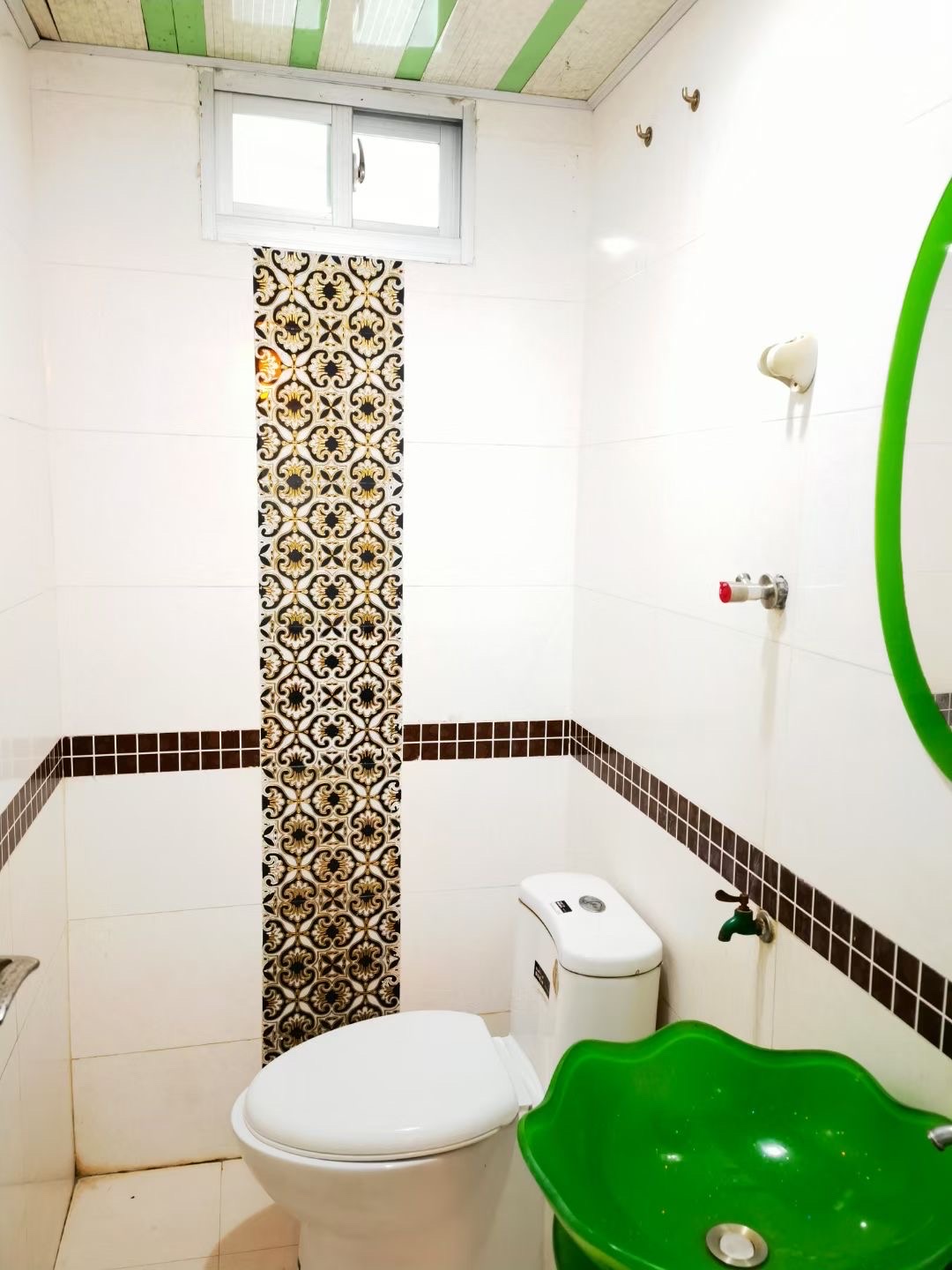 钟山大厦(义龙西路中山大厦) 1室0厅1卫 28.0万 钟山大厦(义龙西路中山大厦) 1室0厅1卫 28.0万客厅