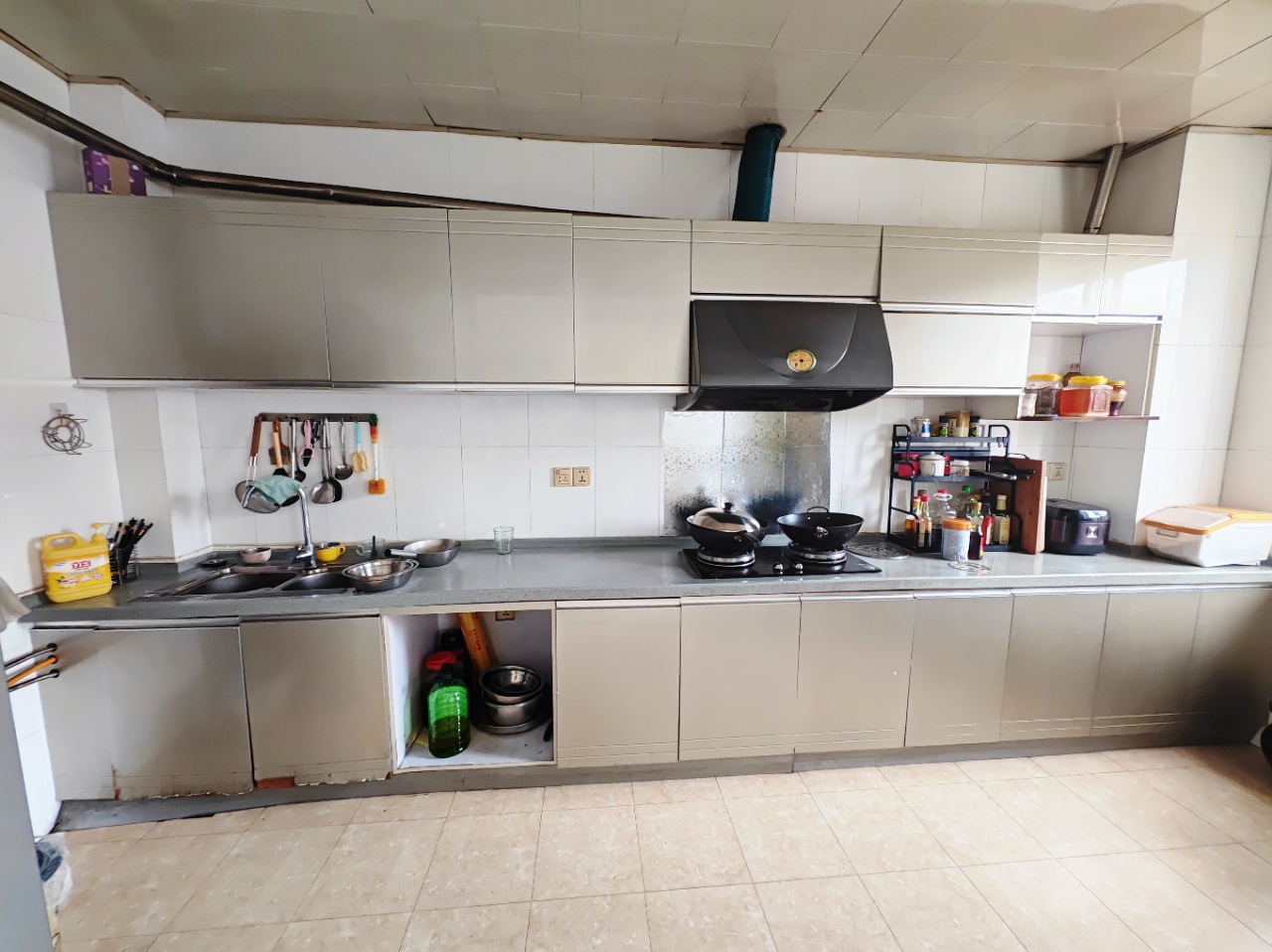 湘银二期世纪花园 7室2厅3卫 89.8万 湘银二期世纪花园 7室2厅3卫 89.8万室内图