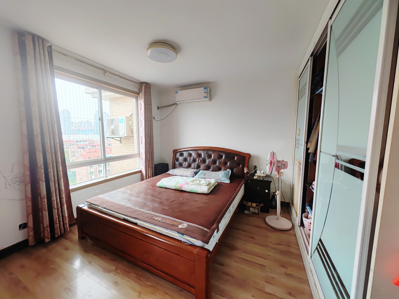 湘银二期世纪花园 7室2厅3卫 89.8万 湘银二期世纪花园 7室2厅3卫 89.8万室内图