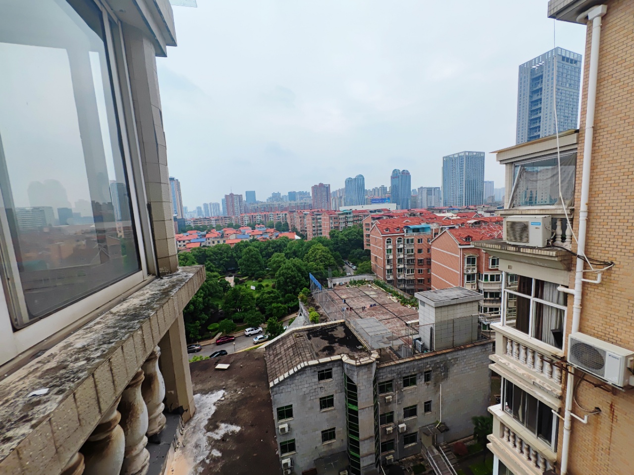 湘银二期世纪花园 7室2厅3卫 89.8万 湘银二期世纪花园 7室2厅3卫 89.8万室内图