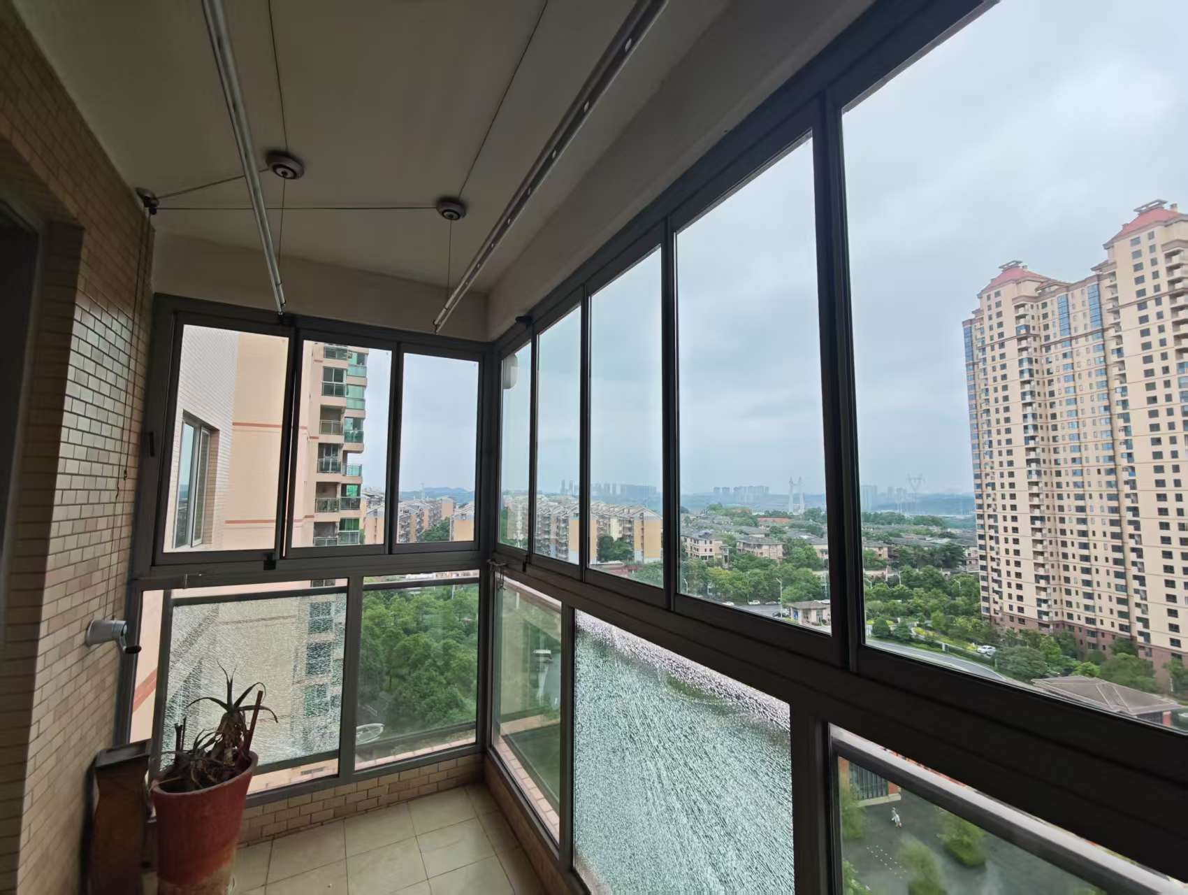 晋合湘水湾一期 3室2厅2卫 81.9万 晋合湘水湾一期 3室2厅2卫 81.9万室内图