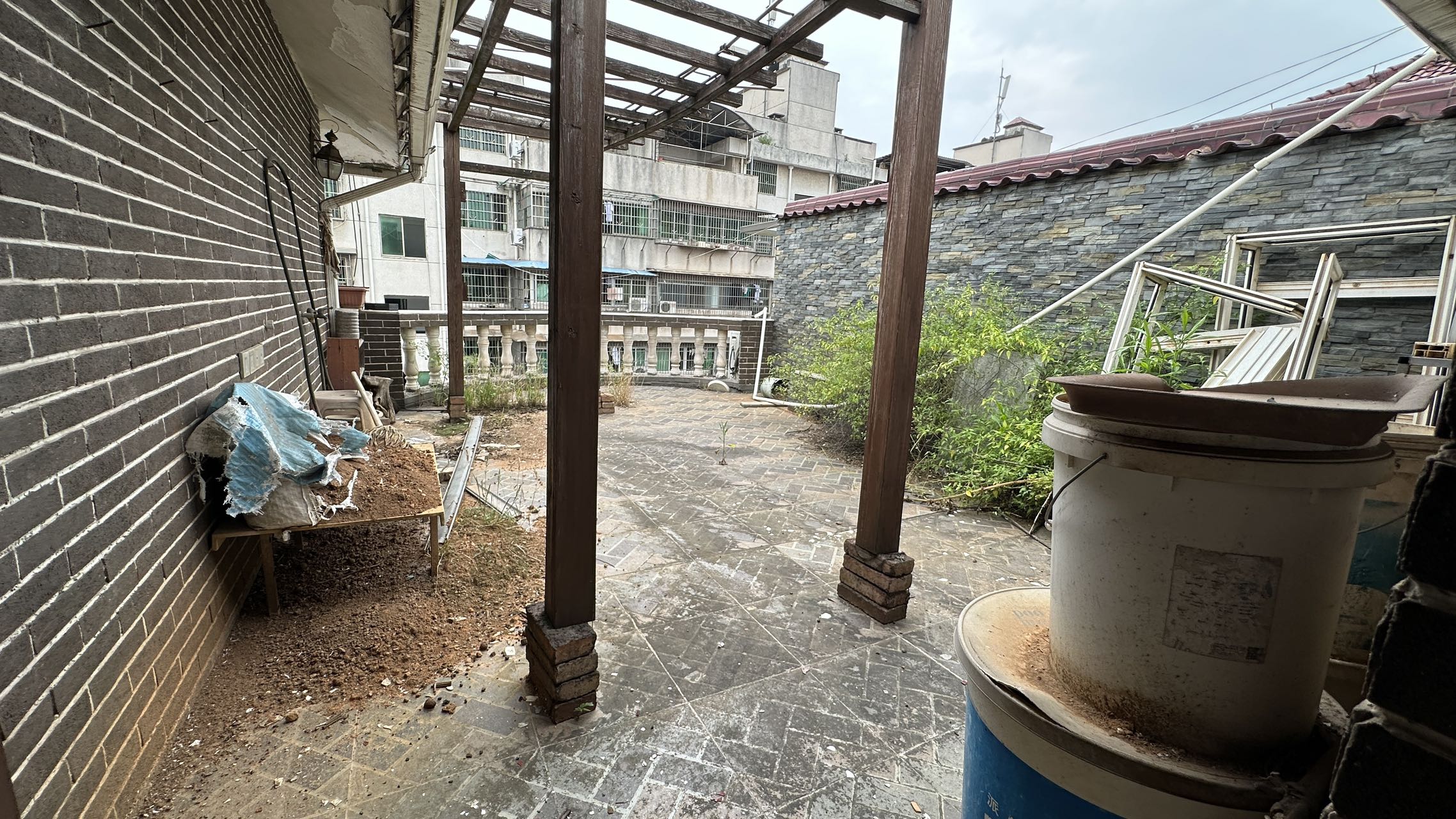 源园新村  6室2厅2卫   198.00万室内图