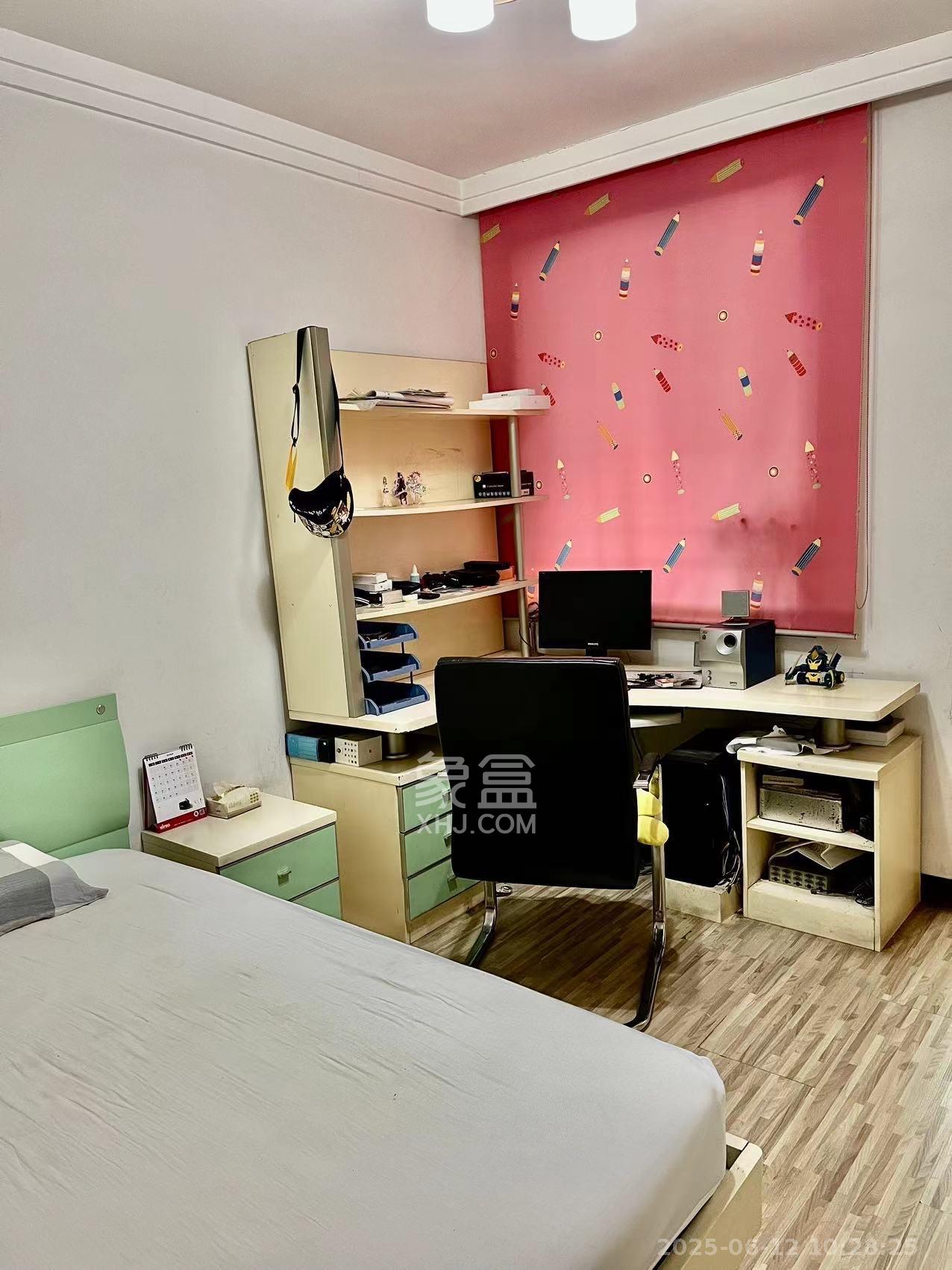 景芳苑  4室2厅2卫    1400.0元/月室内图