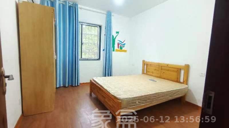 佳美紫郡  4室2厅1卫   2000.00元/月室内图