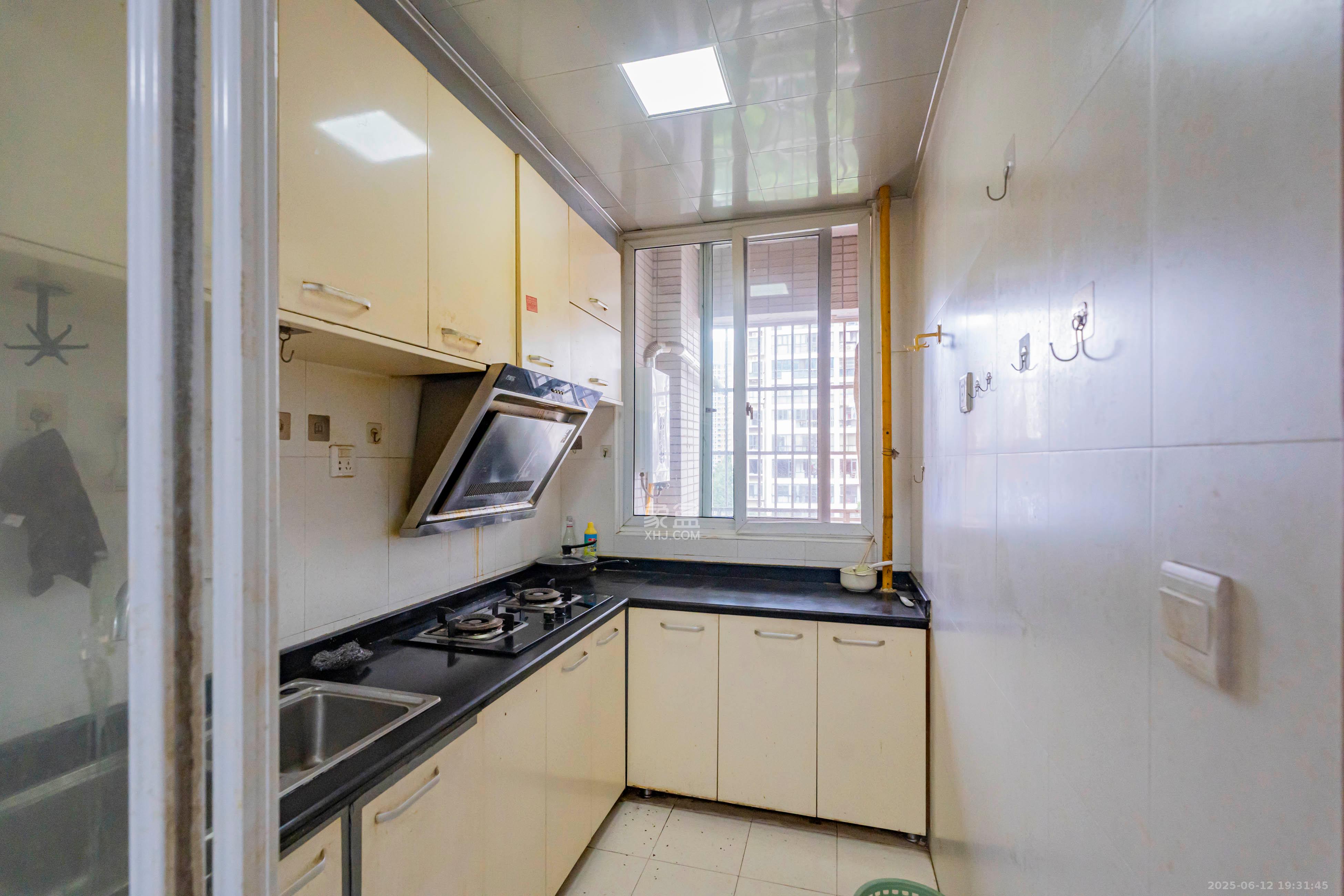 月湖兰庭  2室1厅1卫    64.0万厨房