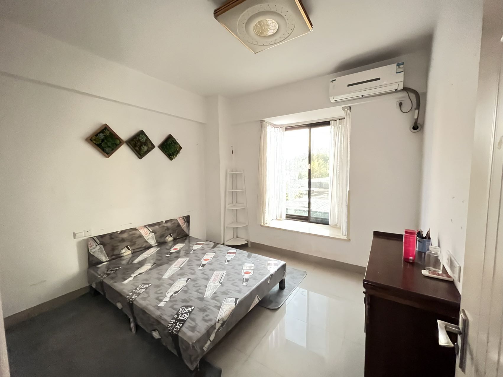 鑫生棕榈泉国际公馆 2室2厅1卫 3500.0元/月 鑫生棕榈泉国际公馆 2室2厅1卫 3500.0元/月室内图