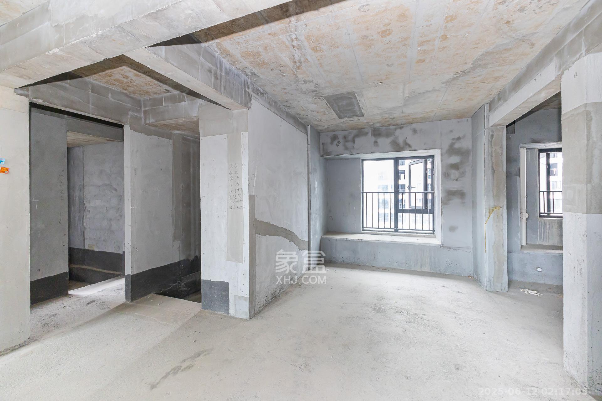 越秀湘江星汇城二期 4室2厅2卫 128.0万 越秀湘江星汇城二期 4室2厅2卫 128.0万客厅