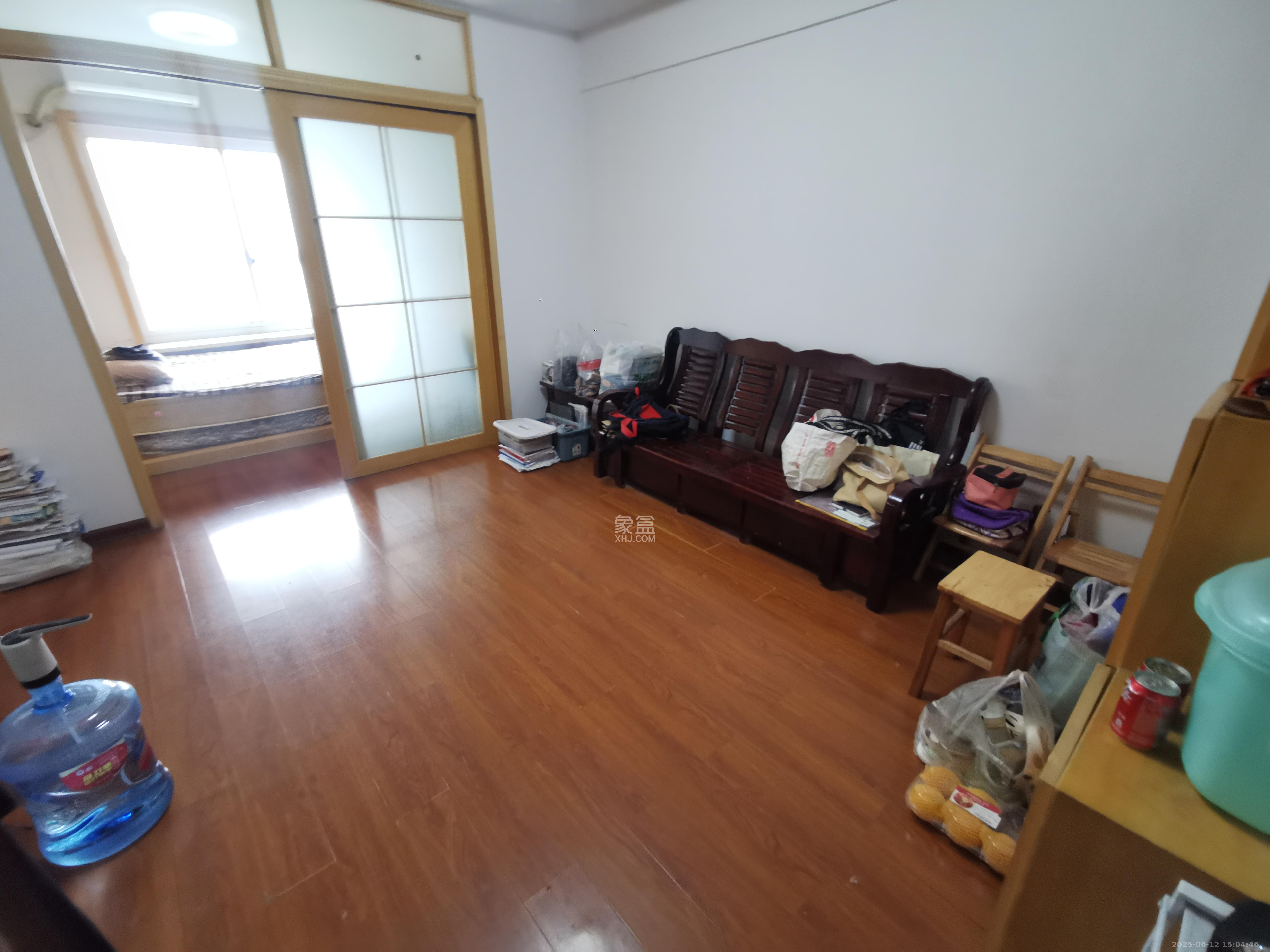 西罗亚大厦  2室1厅1卫   3000.00元/月