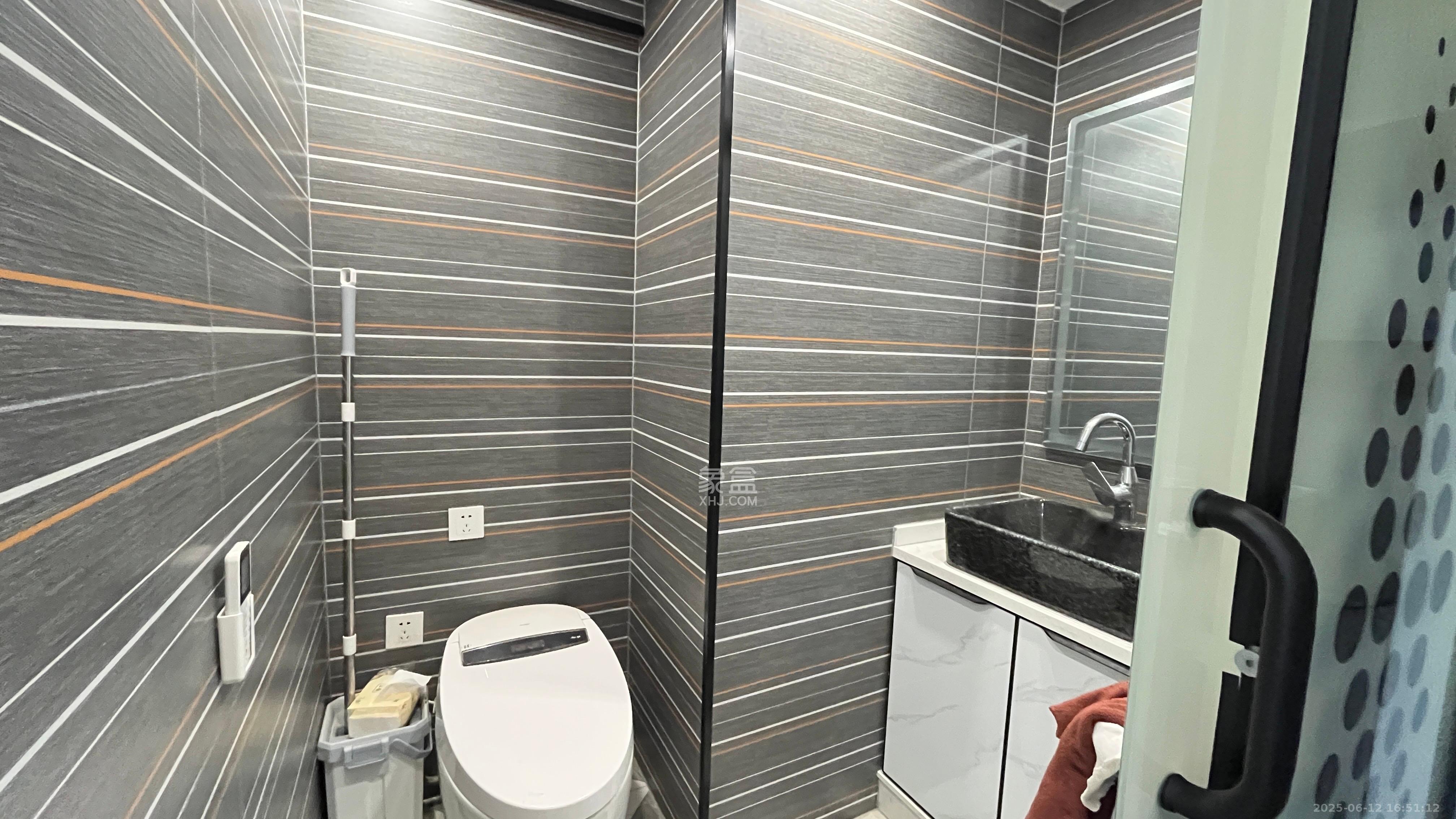 绿洲花园  1室1厅1卫    1700.0元/月室内图