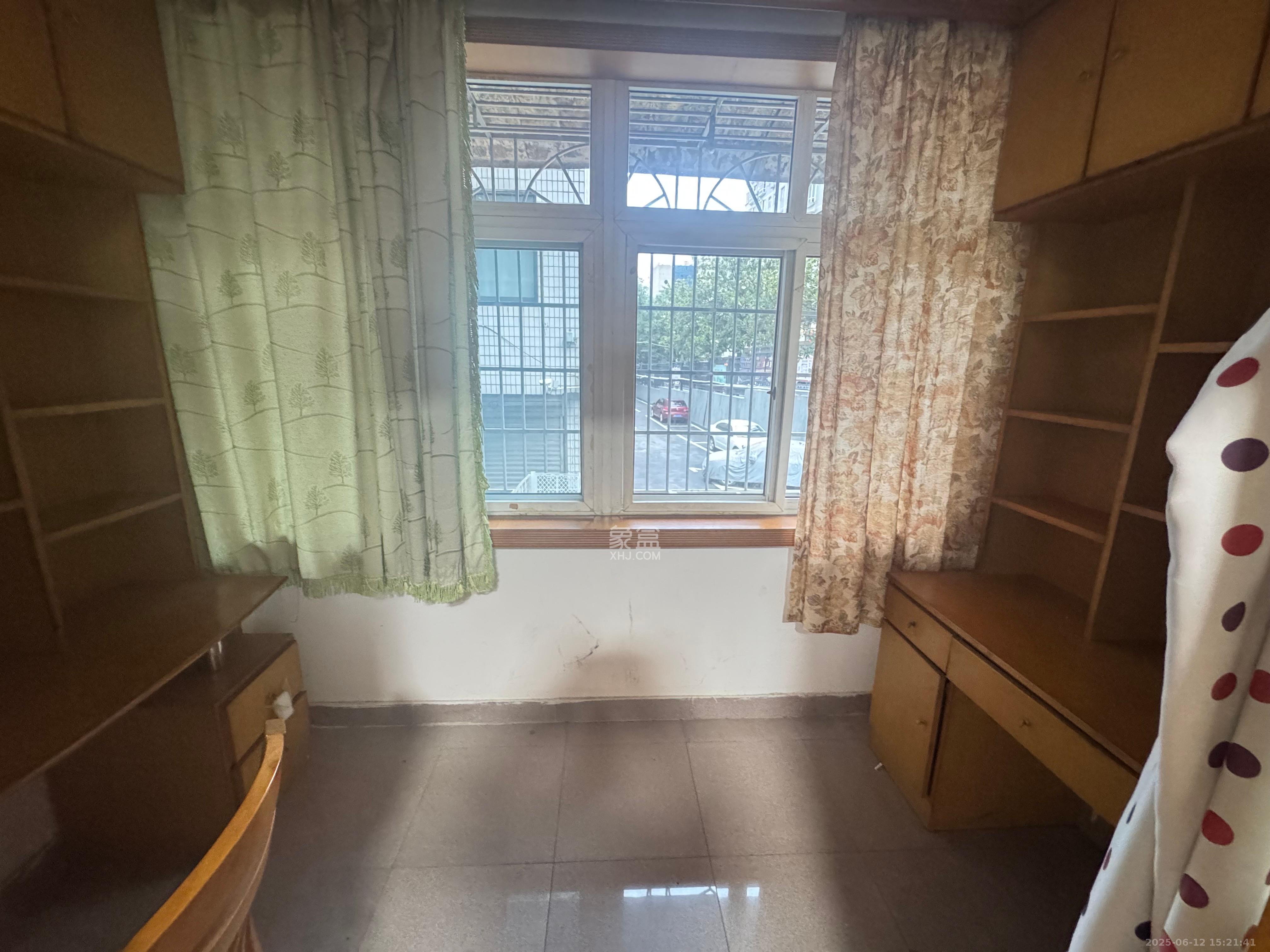 公路局宿舍  2室2厅1卫   2200.00元/月室内图