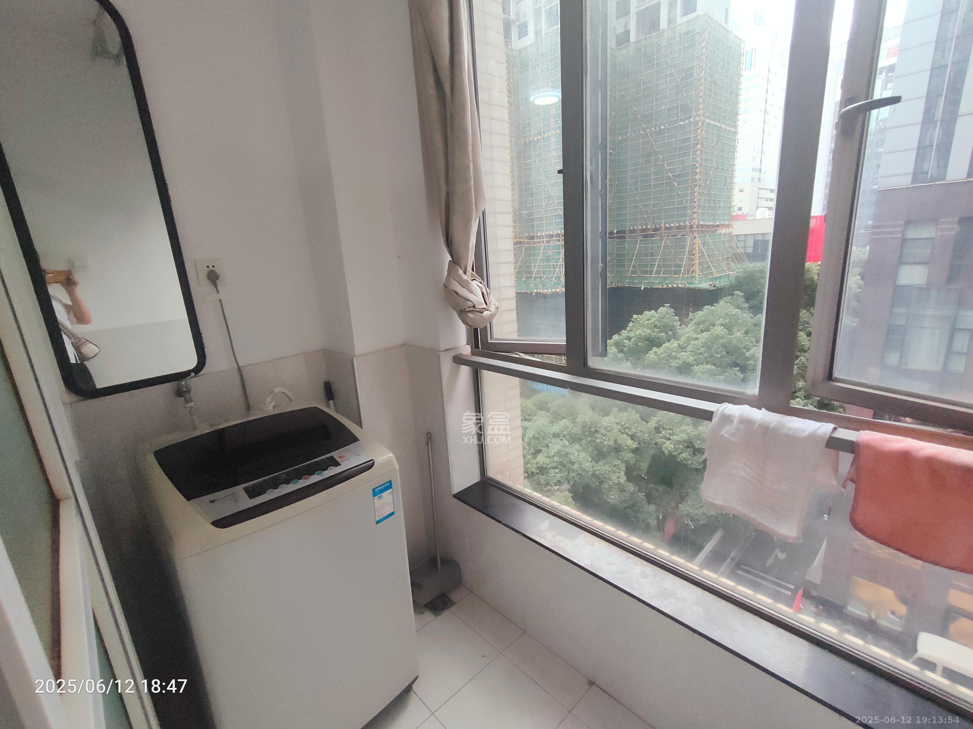 建鸿达华都(华都小户型及大华写字楼) 2室1厅1卫 2650.0元/月 建鸿达华都(华都小户型及大华写字楼) 2室1厅1卫 2650.0元/月室内图