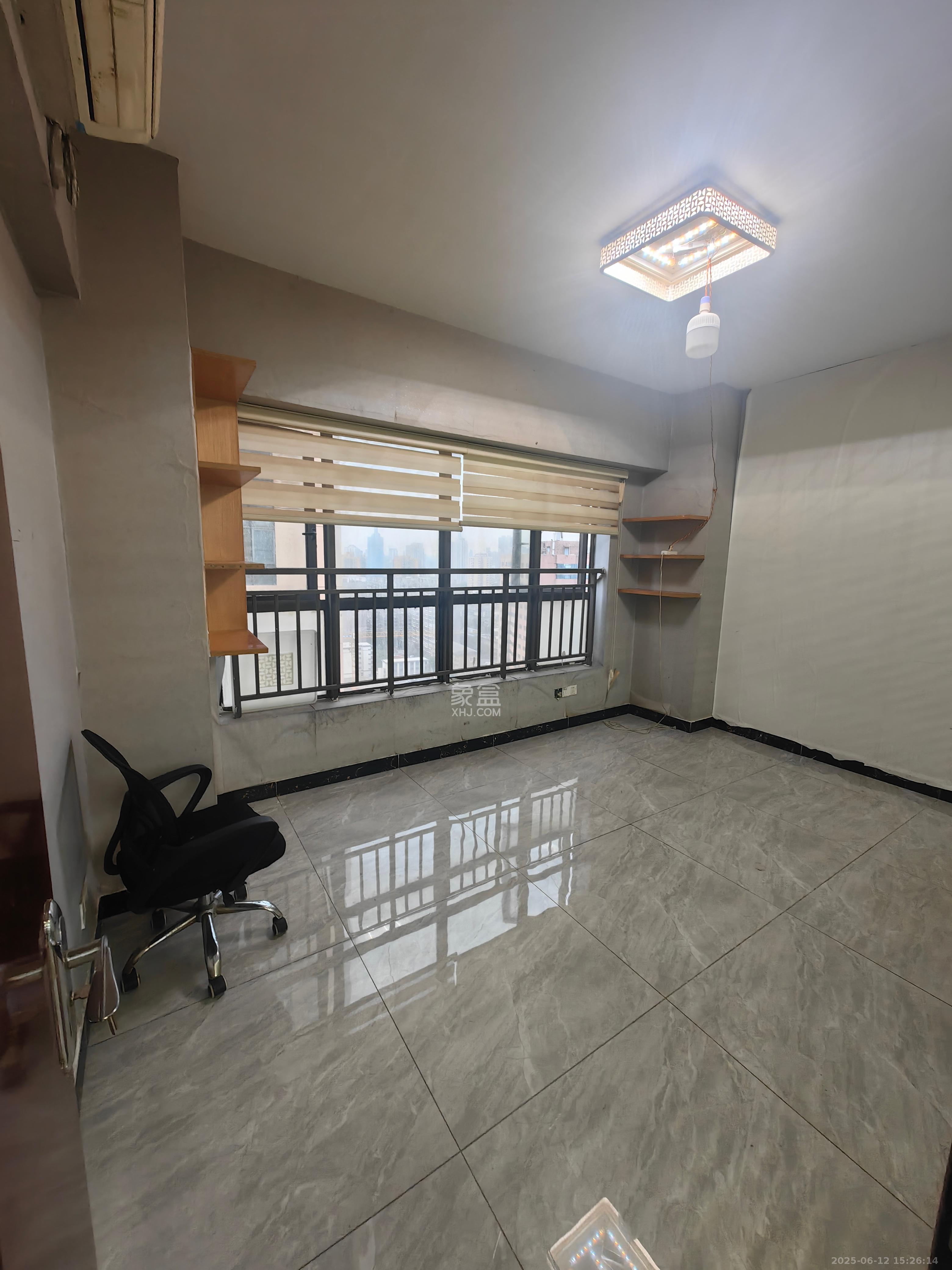 摩天一号 2室1厅1卫 3000.0元/月 摩天一号 2室1厅1卫 3000.0元/月室内图