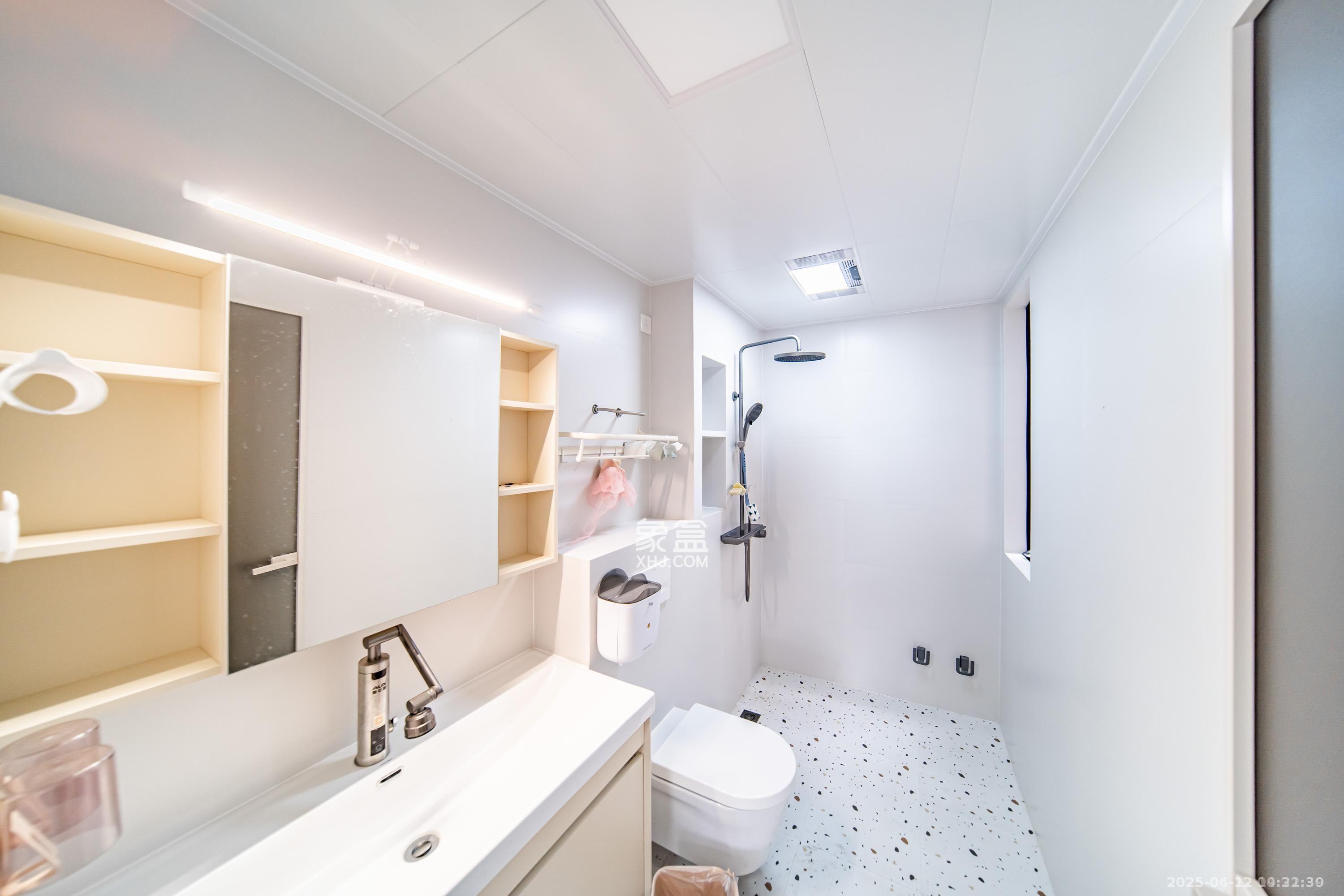 城发恒伟洋湖映2009 1室0厅0卫 5000.0元/月 城发恒伟洋湖映2009 1室0厅0卫 5000.0元/月室内图