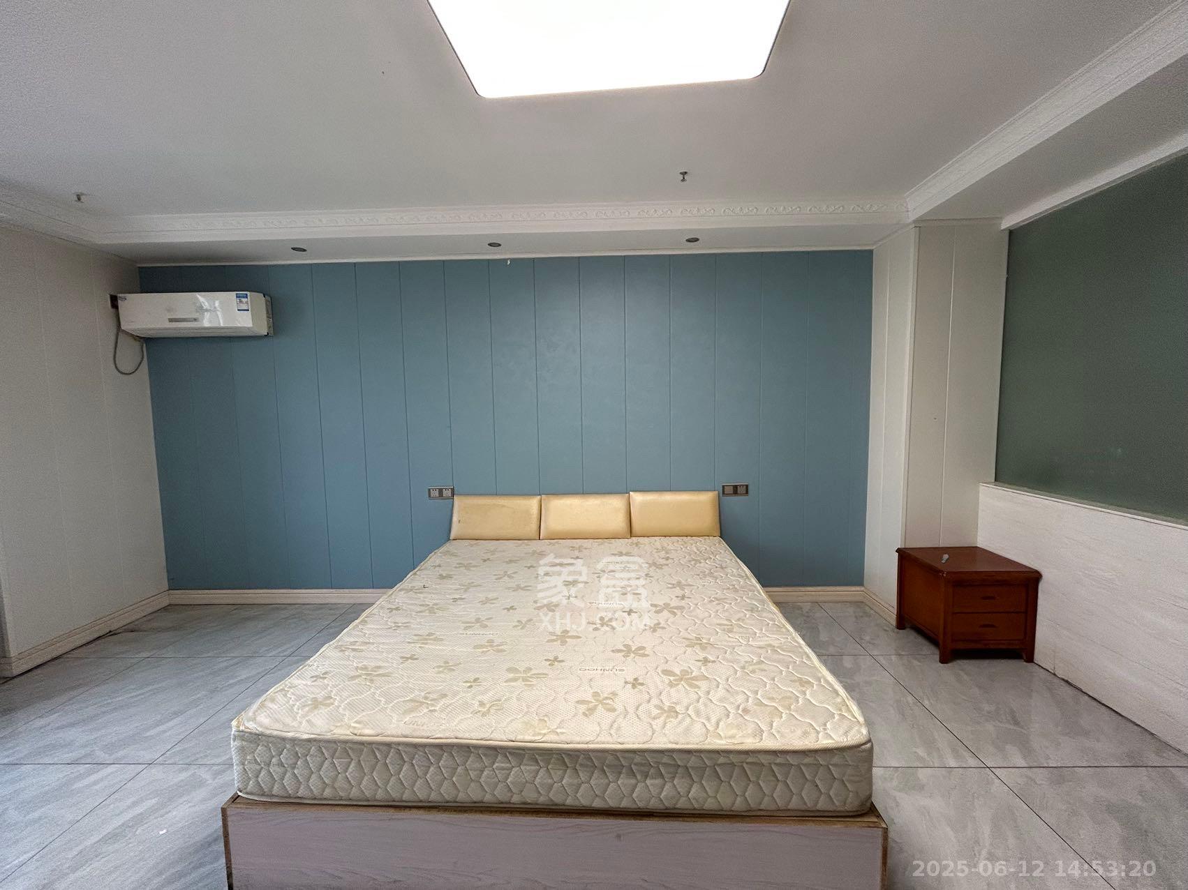 奥克斯广场 1室1厅1卫 1300.0元/月 奥克斯广场 1室1厅1卫 1300.0元/月室内图