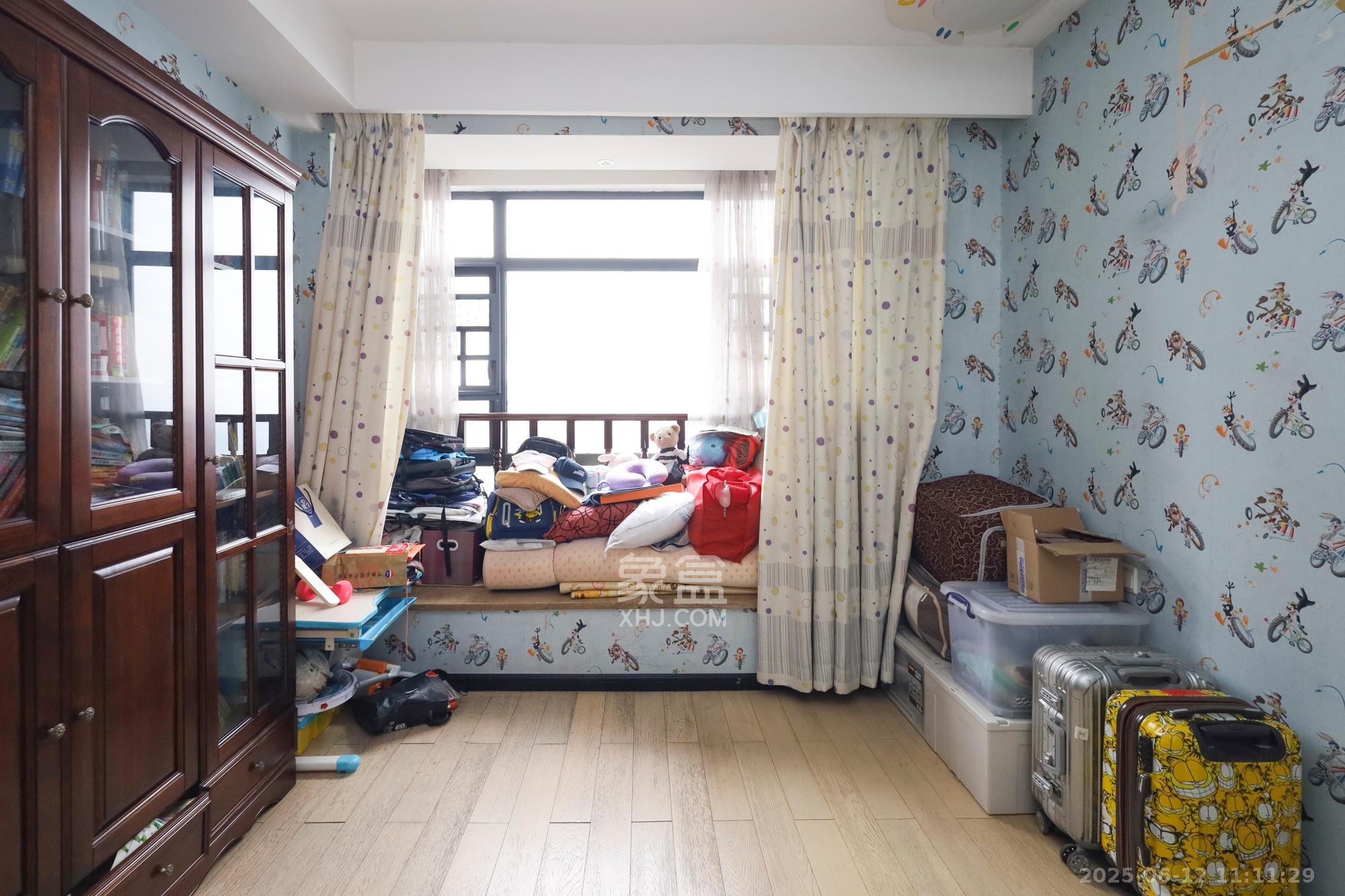 双湾国际(湘江御景花园) 4室2厅2卫 3500.0元/月 双湾国际(湘江御景花园) 4室2厅2卫 3500.0元/月室内图