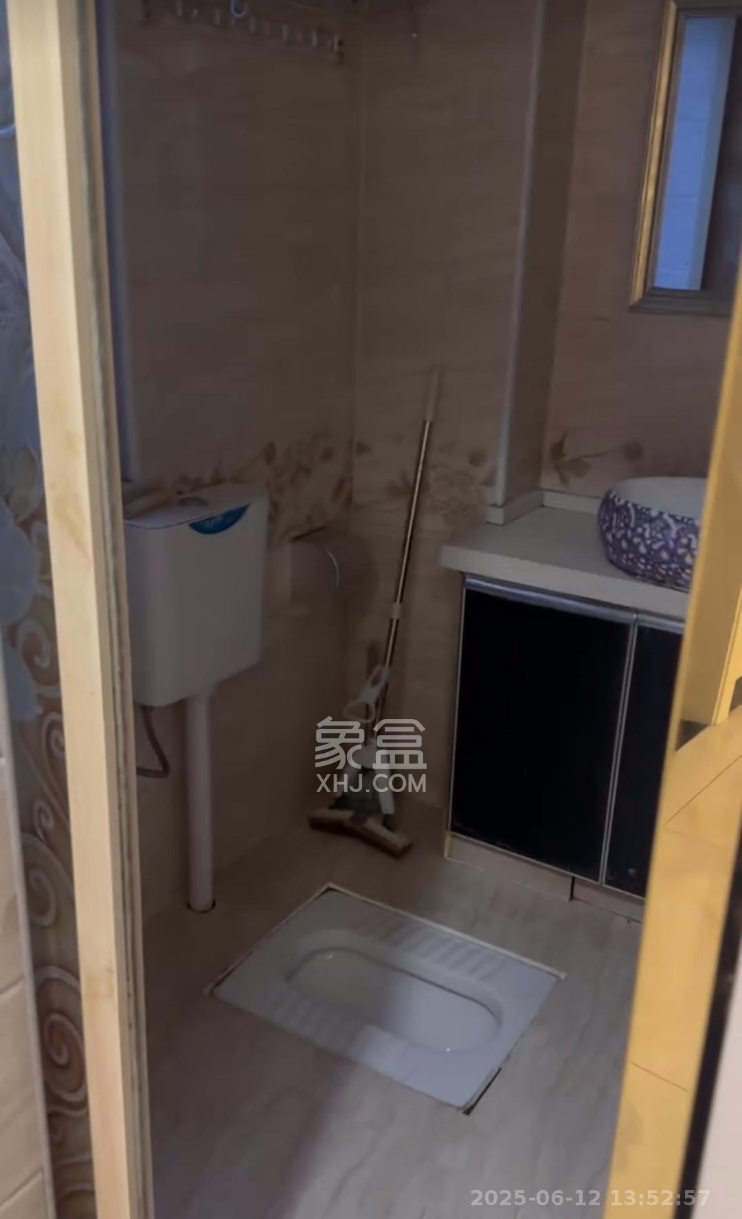山水新城  2室2厅1卫   1800.00元/月室内图