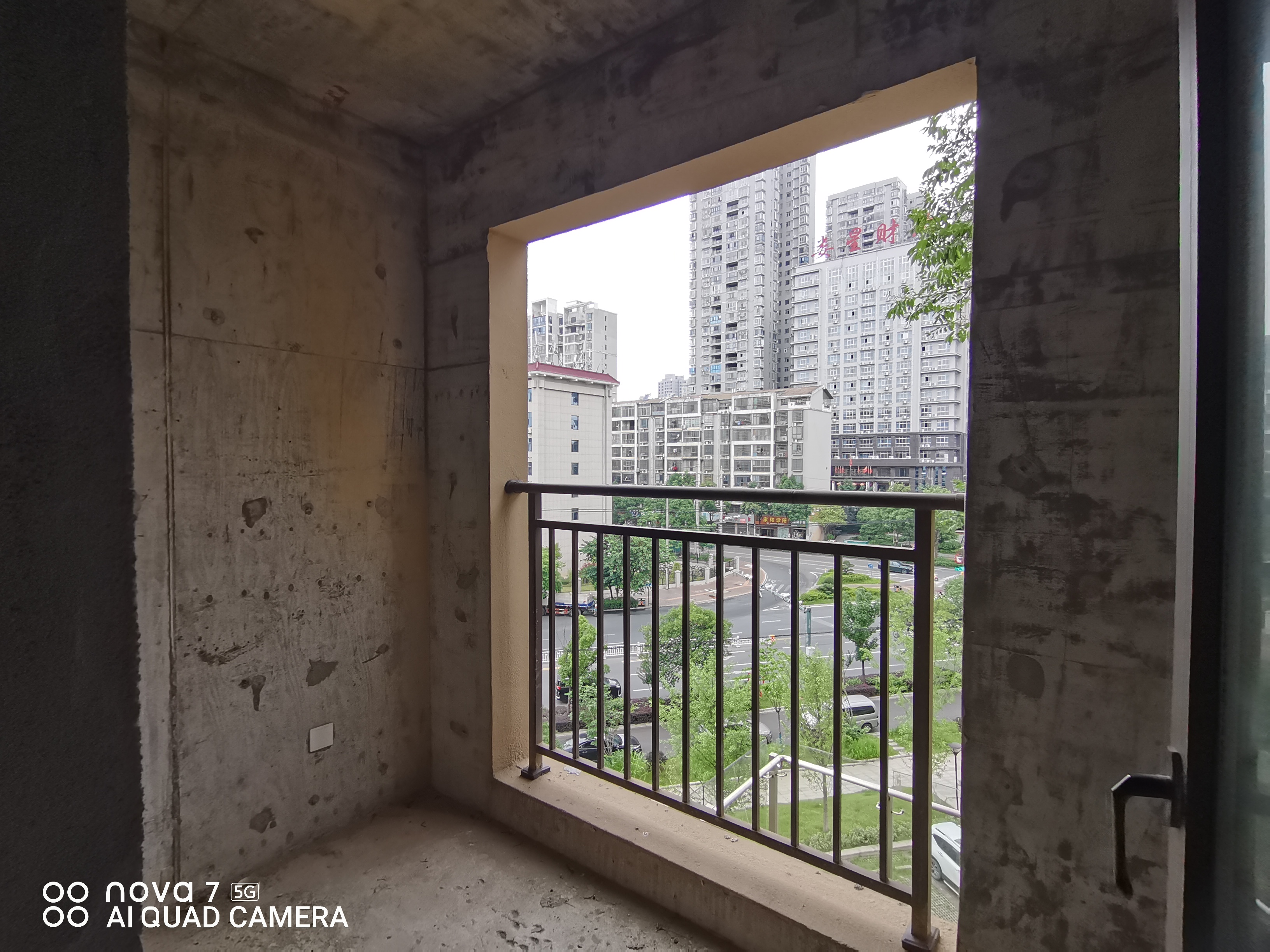 鑫湘悦璟台 4室2厅2卫 68.8万 鑫湘悦璟台 4室2厅2卫 68.8万客厅