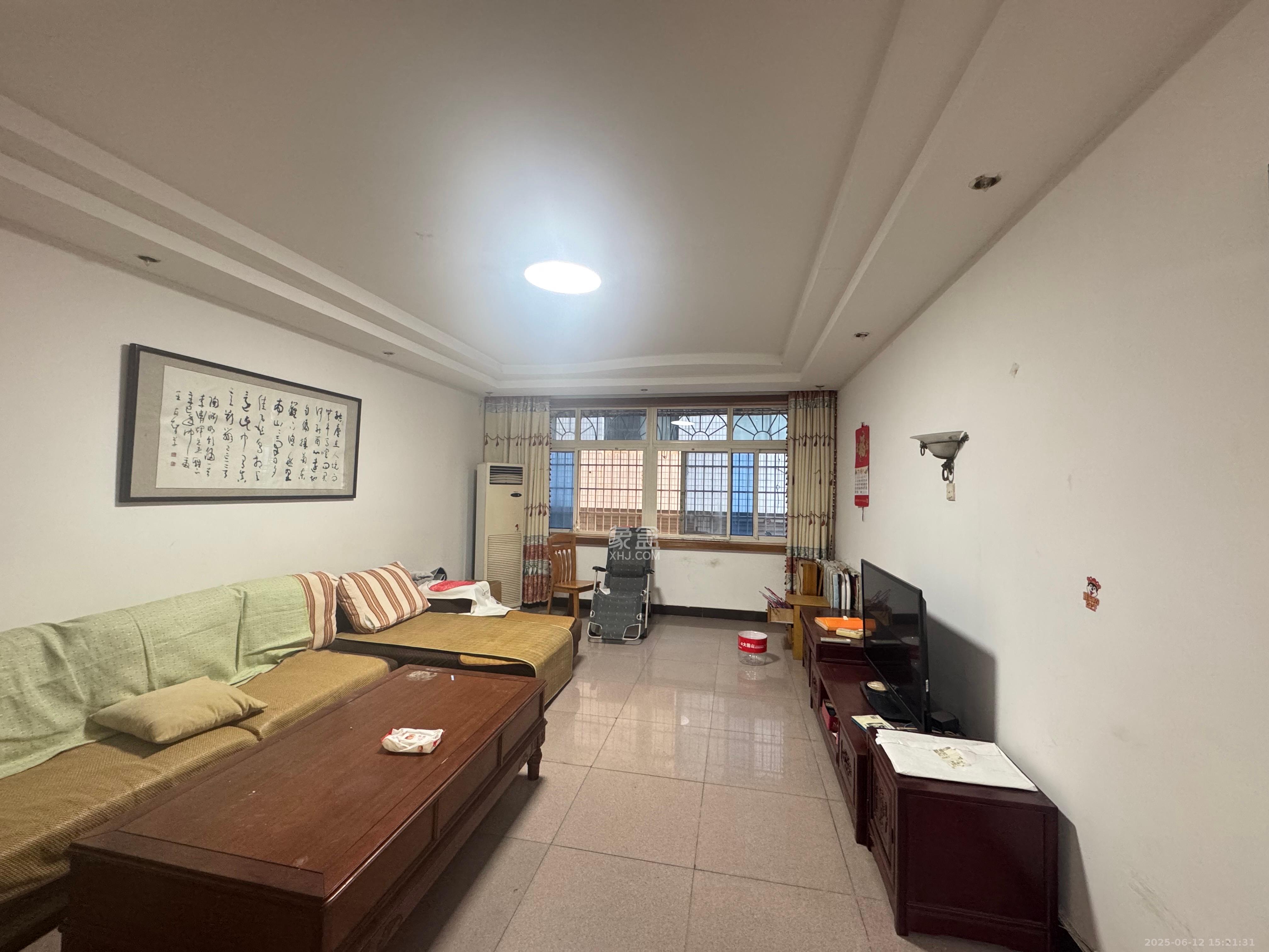 公路局宿舍  2室2厅1卫   2200.00元/月