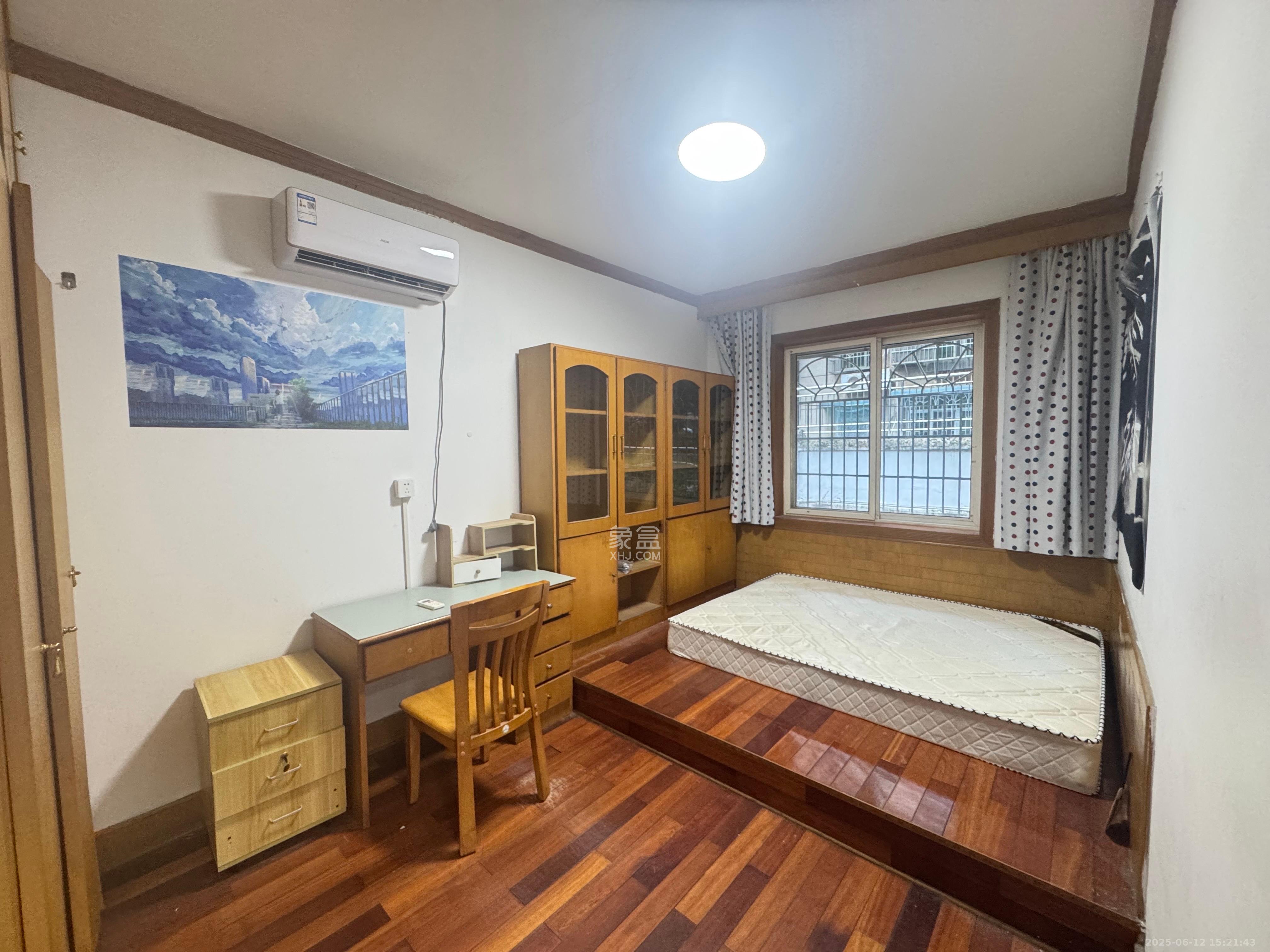 公路局宿舍  2室2厅1卫   2200.00元/月室内图