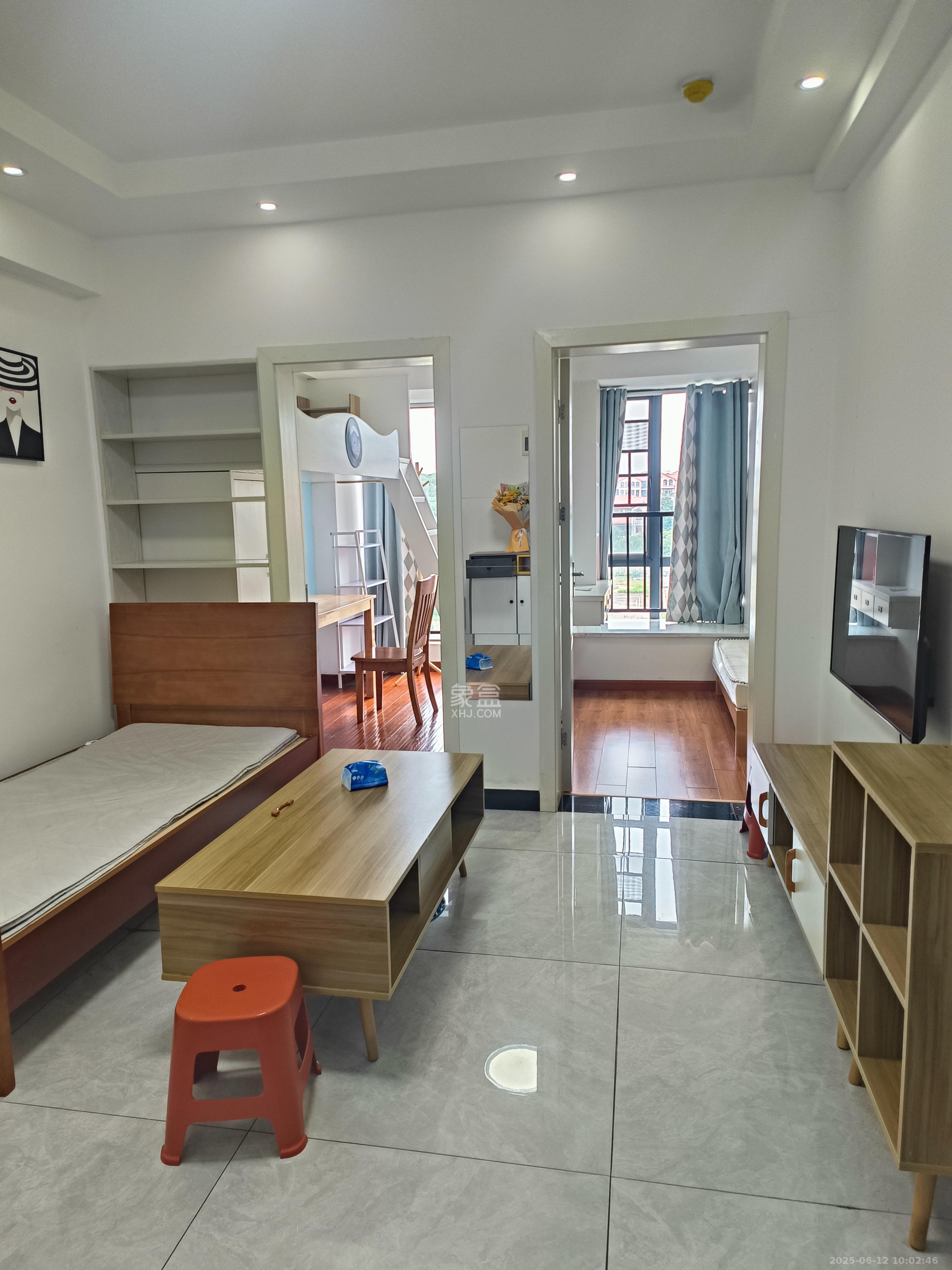 中建芙蓉工社  1室1厅1卫   1700.00元/月室内图