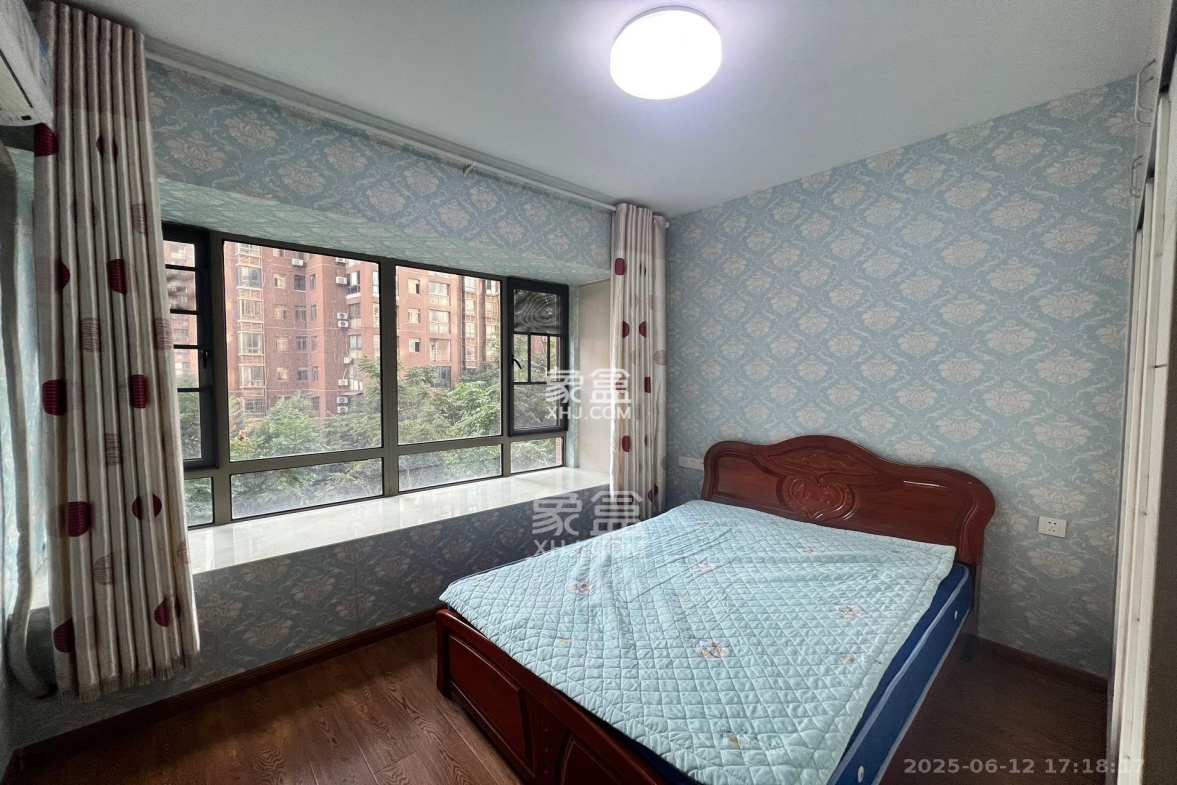 富兴嘉城(富兴汇中央) 2室2厅1卫 2500.0元/月 富兴嘉城(富兴汇中央) 2室2厅1卫 2500.0元/月室内图