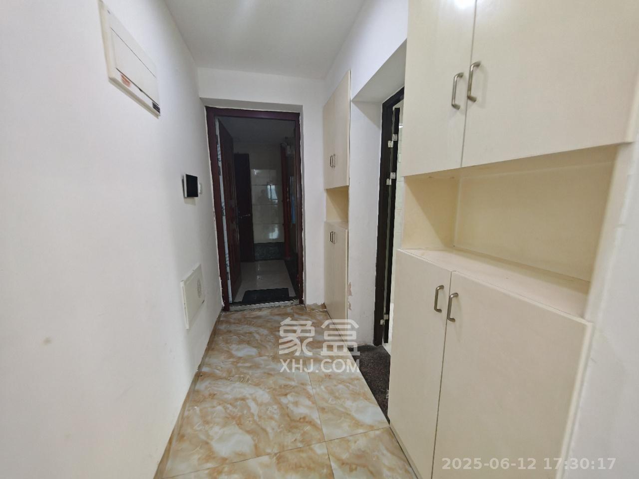 达美D6区  3室2厅1卫   2700.00元/月室内图