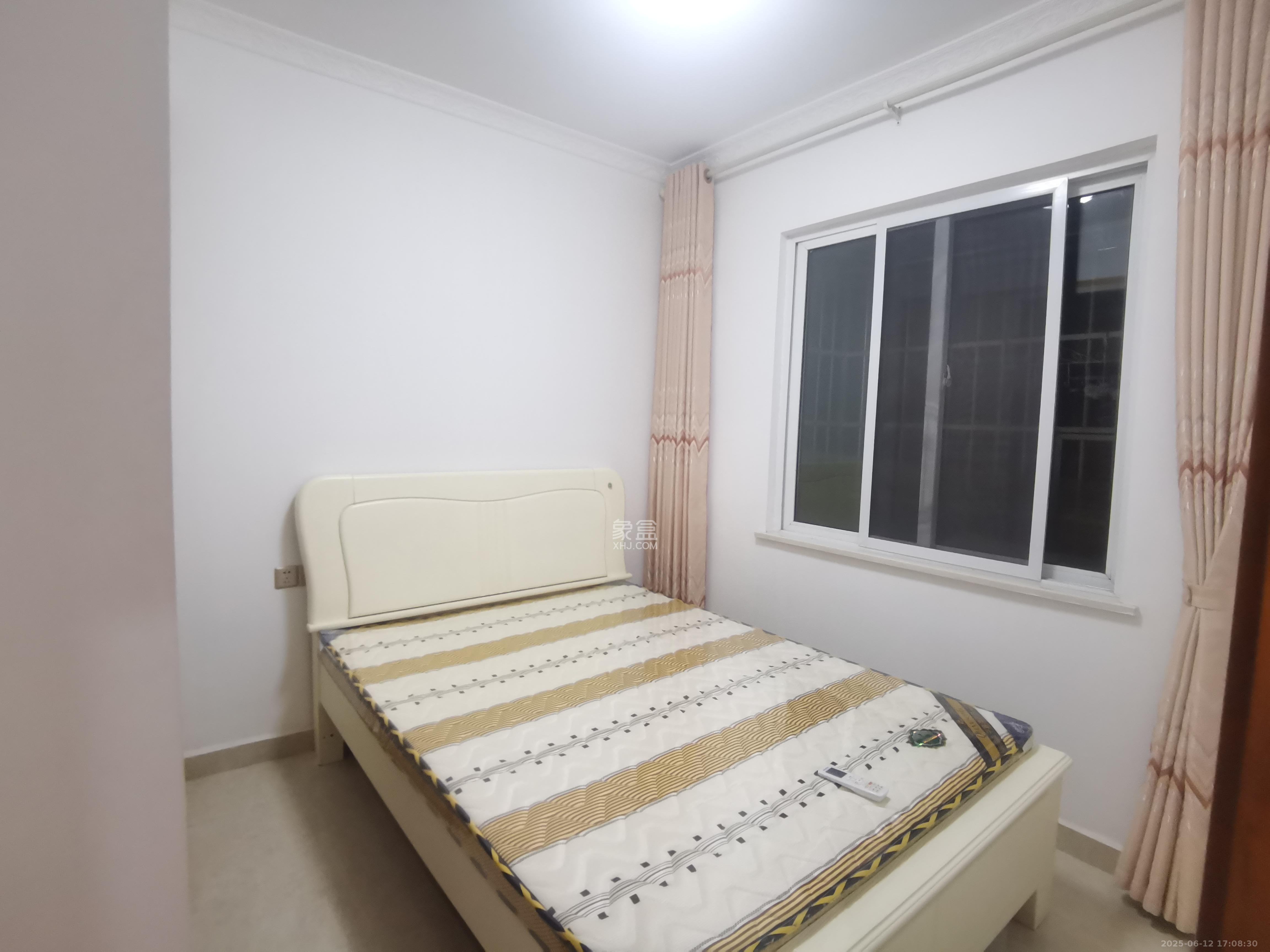 上河国际C区  2室2厅1卫    3000.0元/月室内图