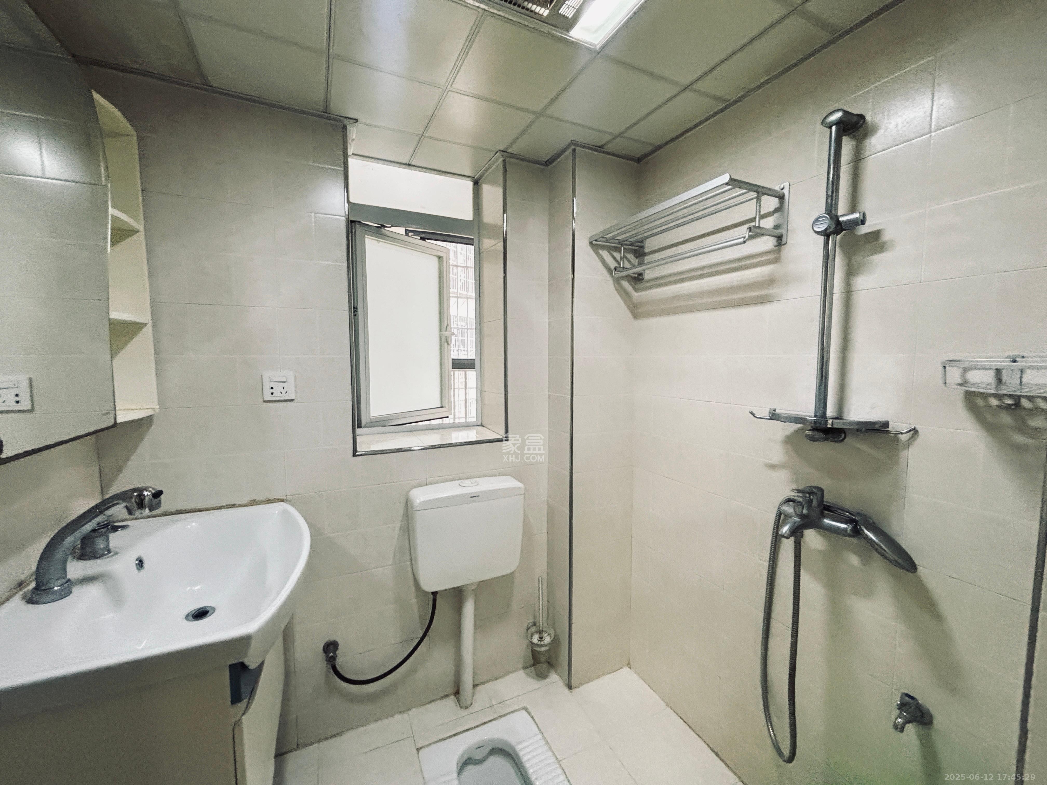 森林公园壹号(森林雅苑) 3室2厅1卫 2000.0元/月 森林公园壹号(森林雅苑) 3室2厅1卫 2000.0元/月室内图