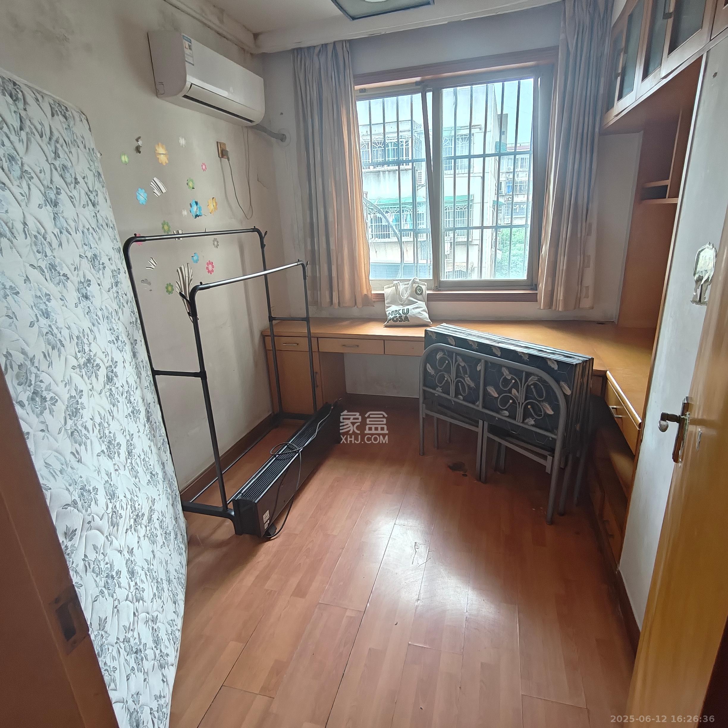 安泰新村 3室1厅2卫 1600.0元/月 安泰新村 3室1厅2卫 1600.0元/月室内图